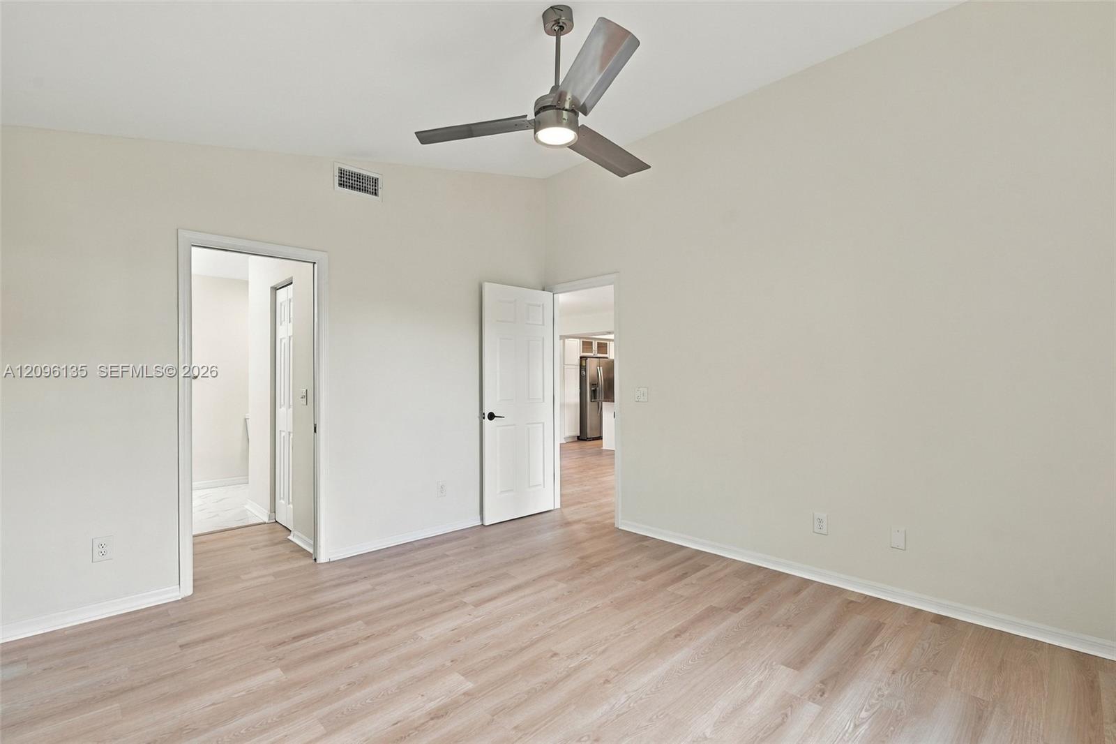 A12096135 Property Photo 21