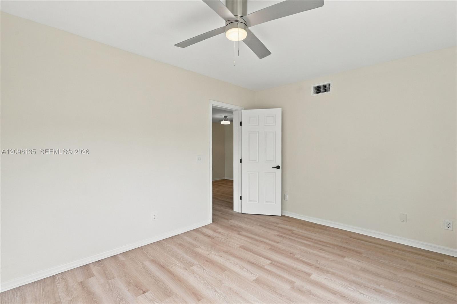 A12096135 Property Photo 25