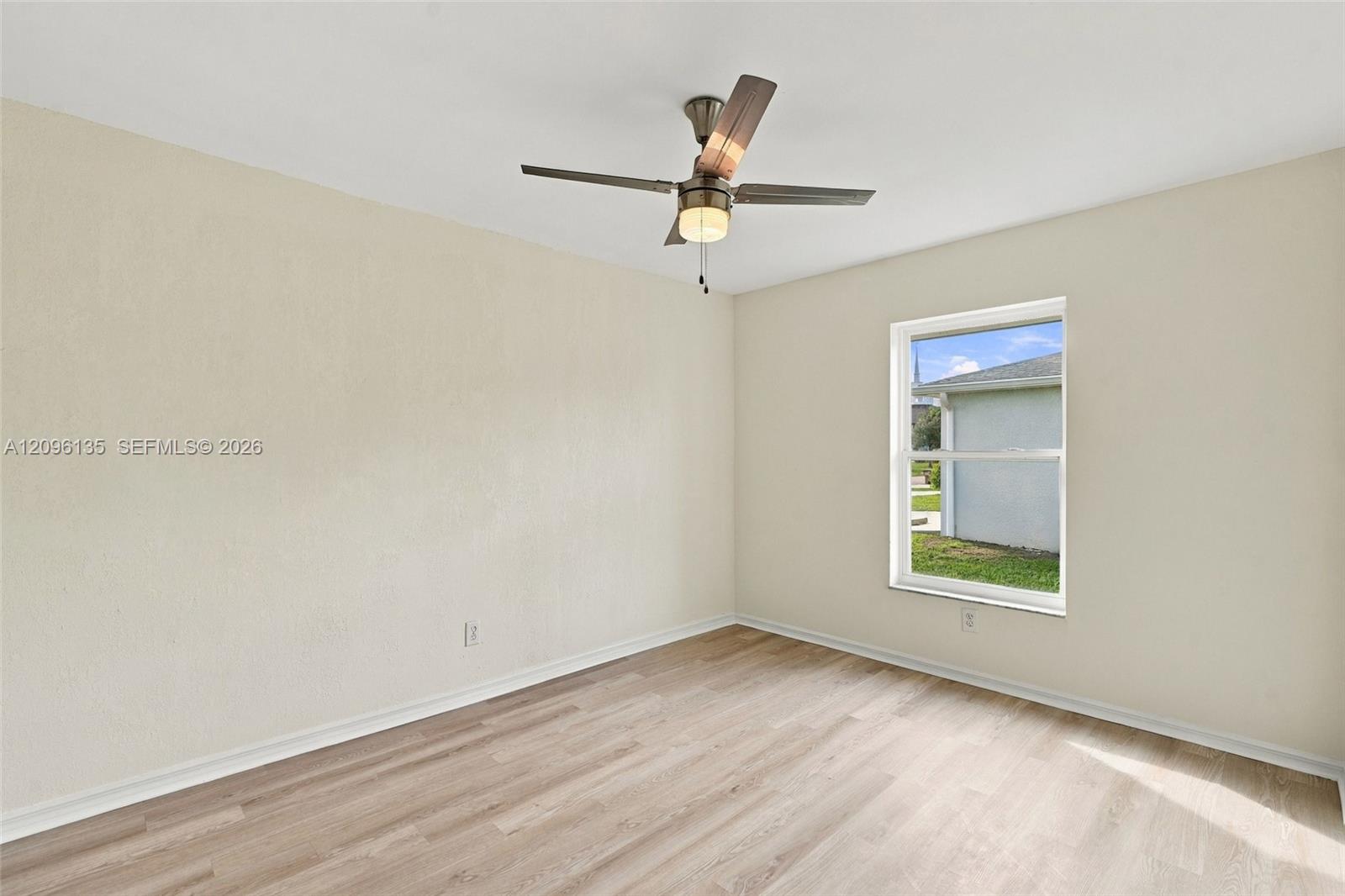 A12096135 Property Photo 30