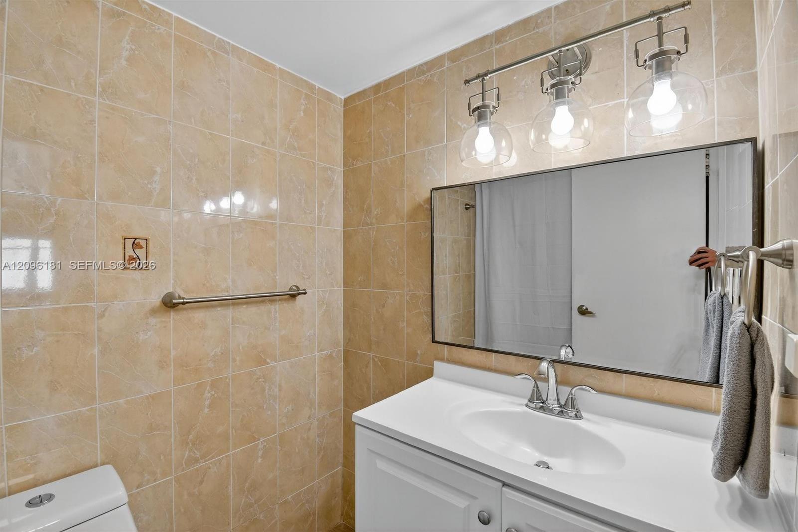 3725 S Ocean Drive 405 Property Photo 16