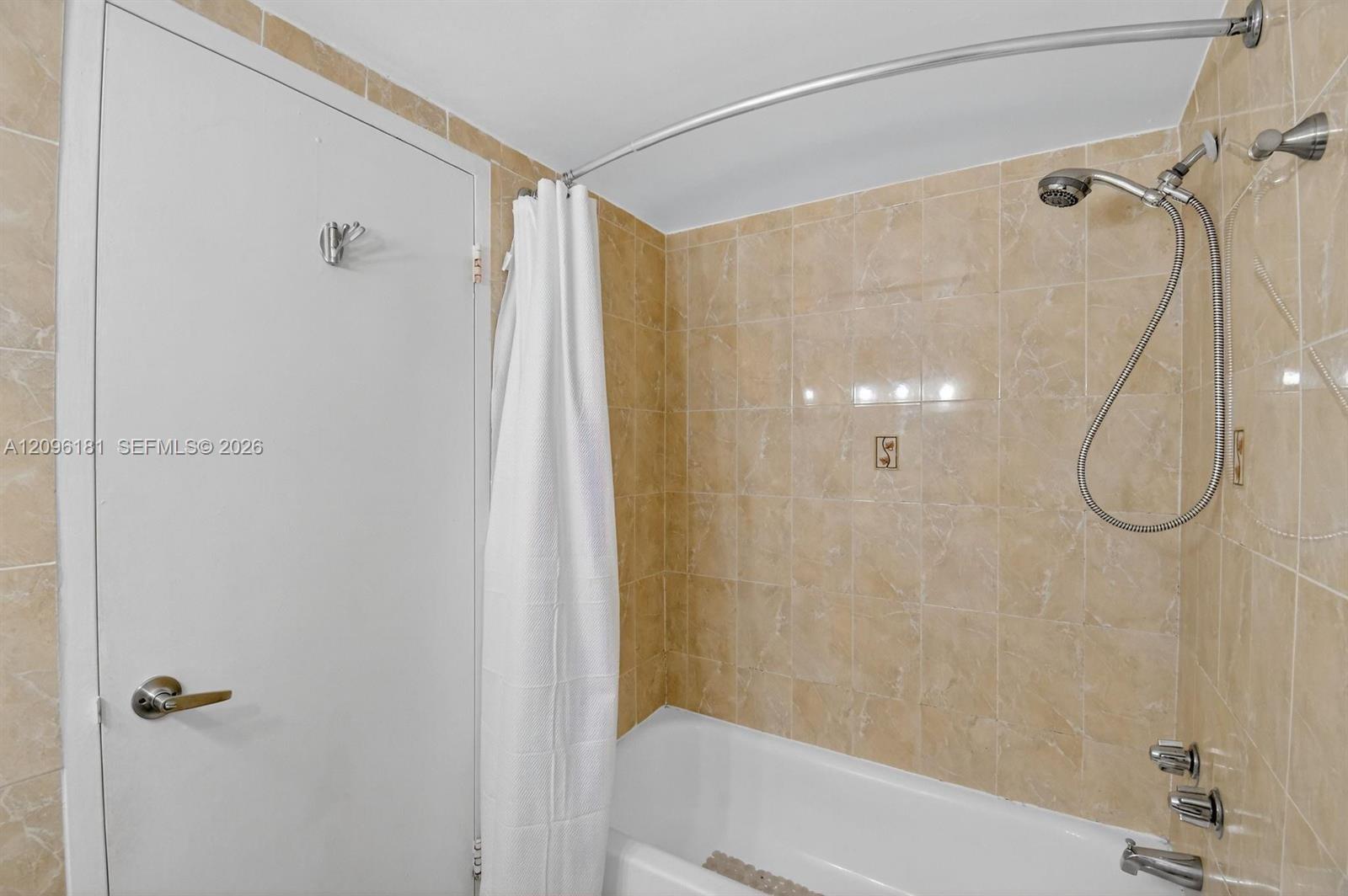 3725 S Ocean Drive 405 Property Photo 17