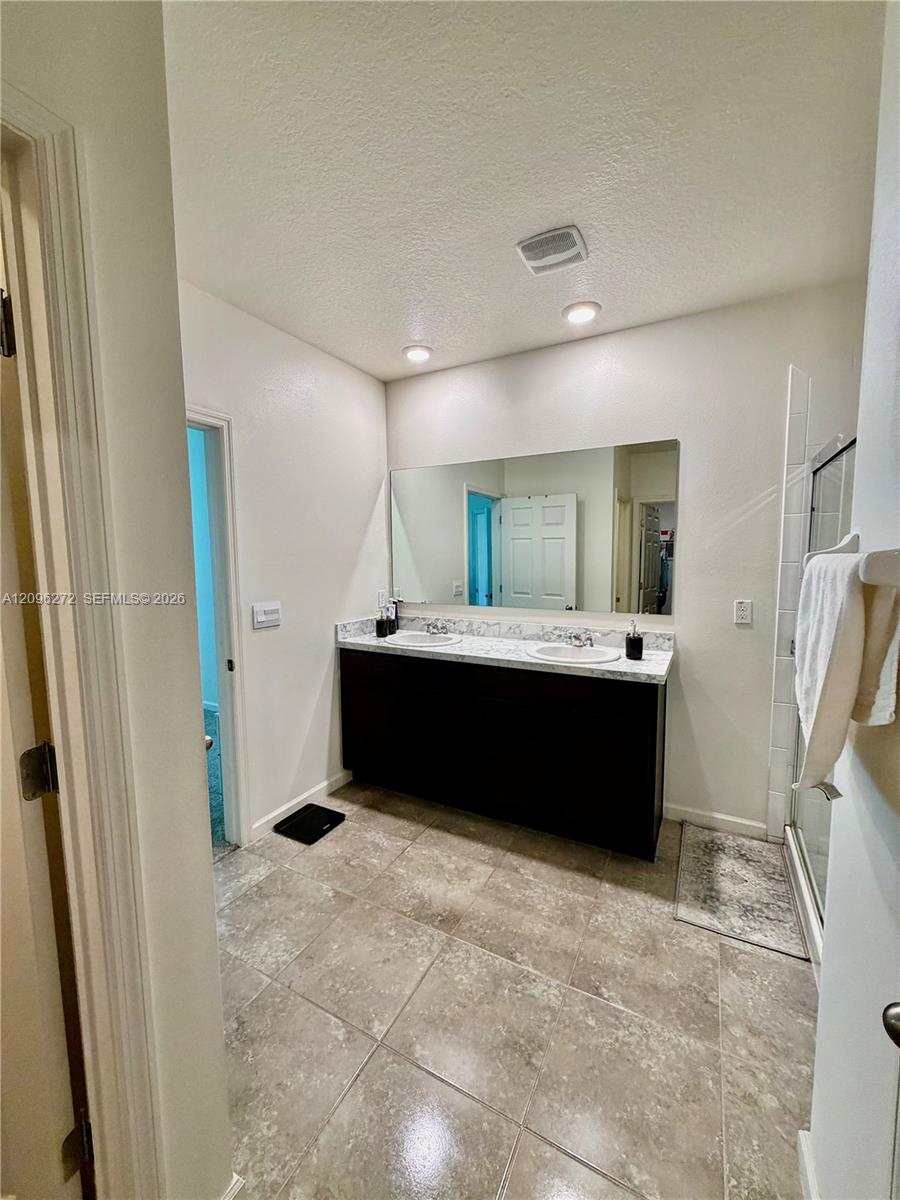 3408 Trinity Circle Property Photo 10