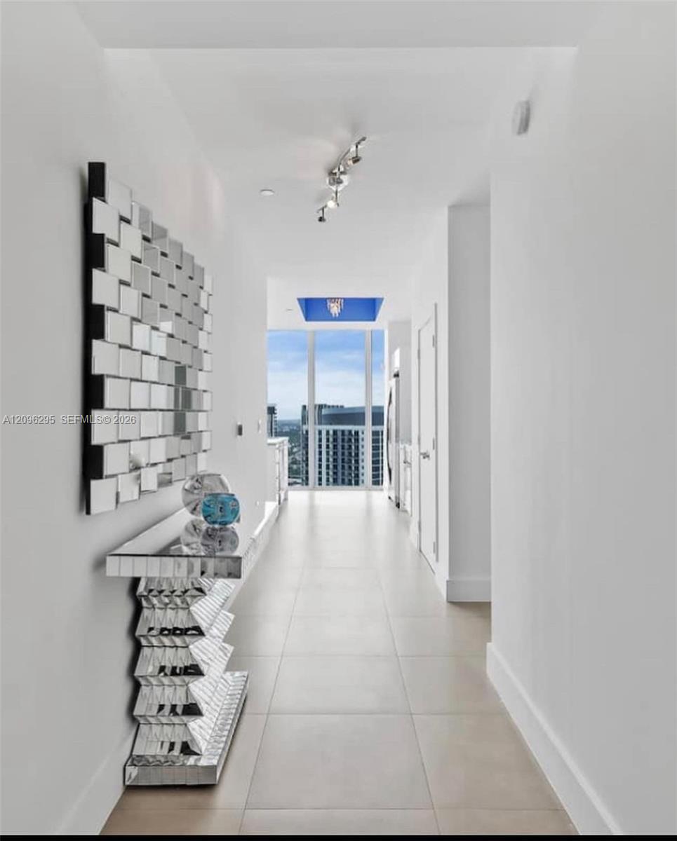 888 Biscayne Boulevard 4701 Property Photo 3
