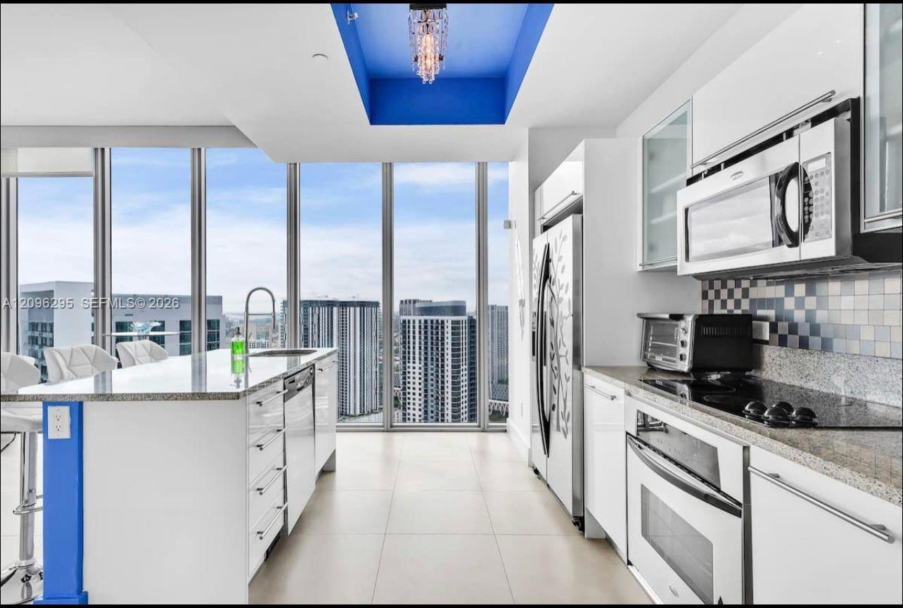 888 Biscayne Boulevard 4701 Property Photo 5