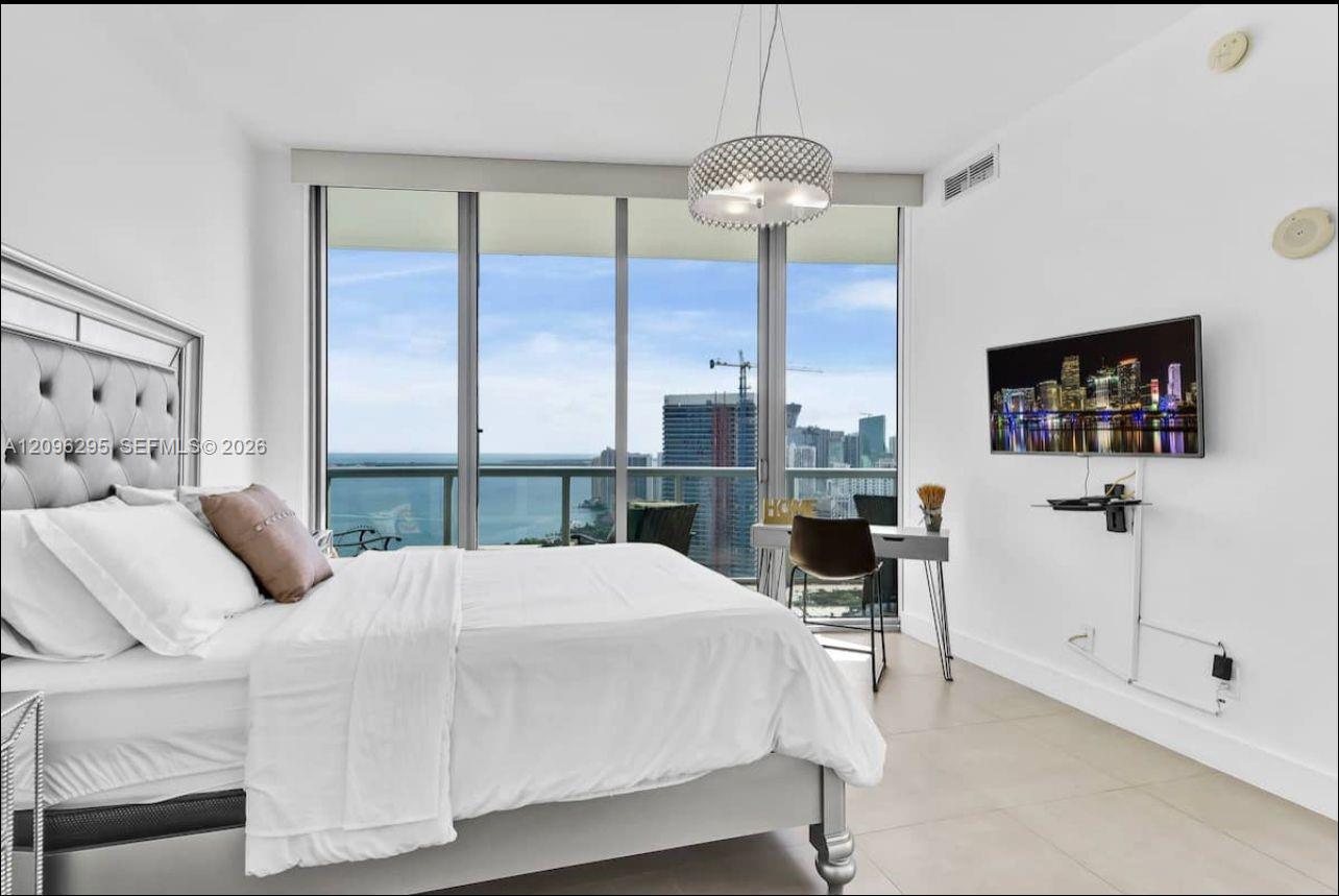 888 Biscayne Boulevard 4701 Property Photo 11