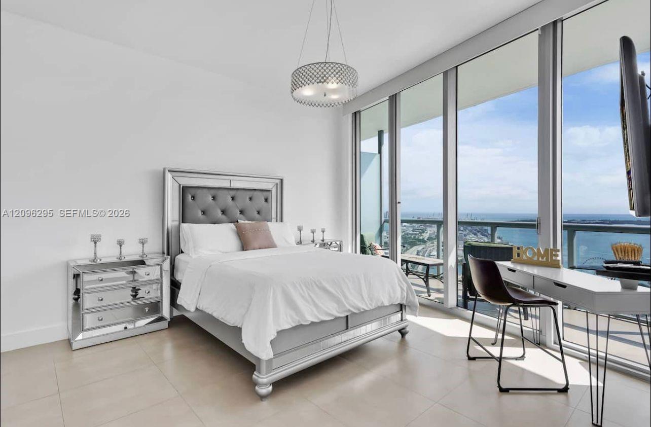 888 Biscayne Boulevard 4701 Property Photo 12