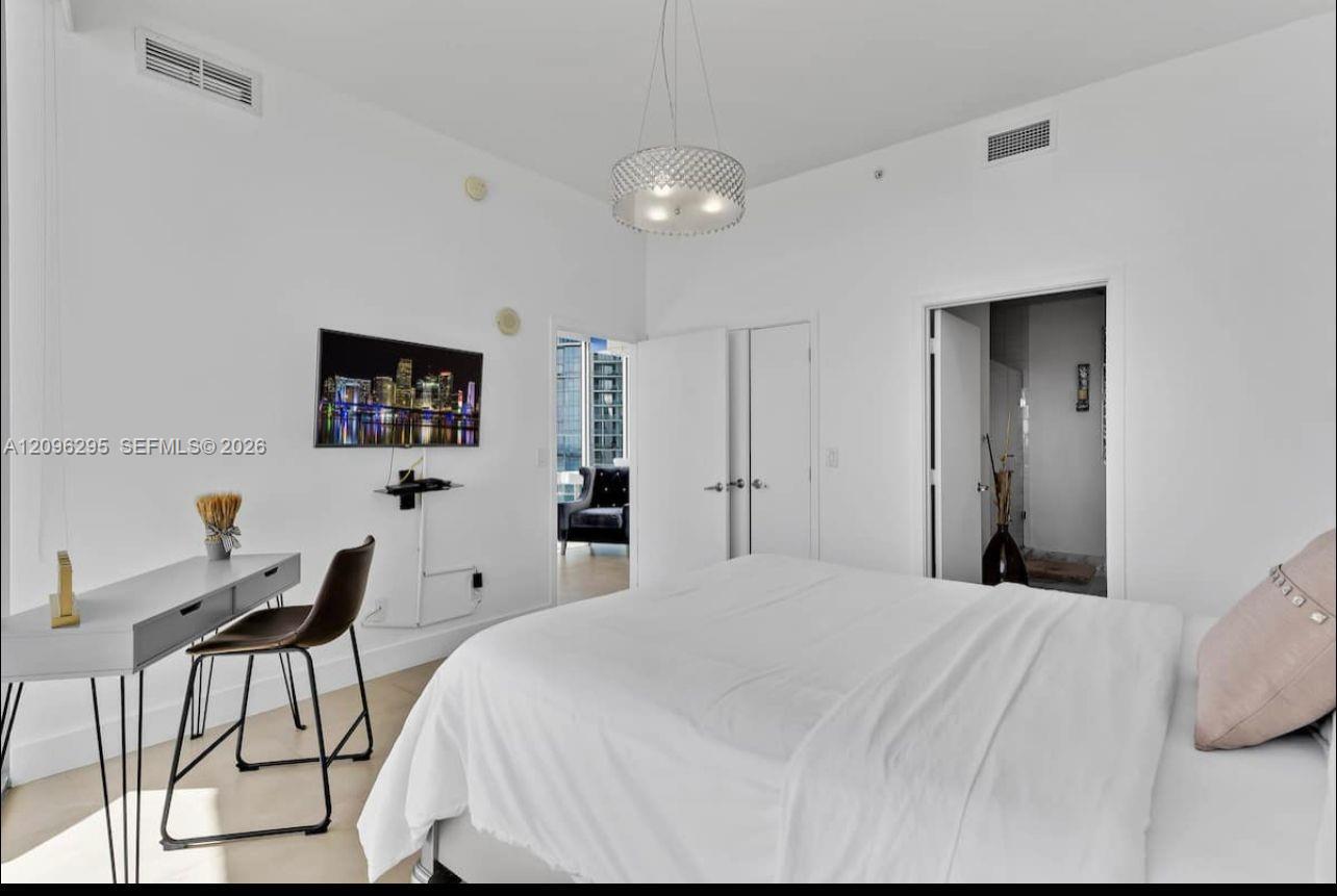 888 Biscayne Boulevard 4701 Property Photo 13