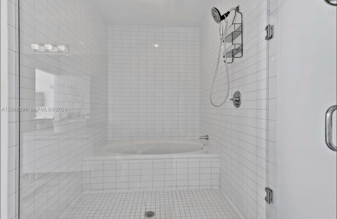 888 Biscayne Boulevard 4701 Property Photo 15