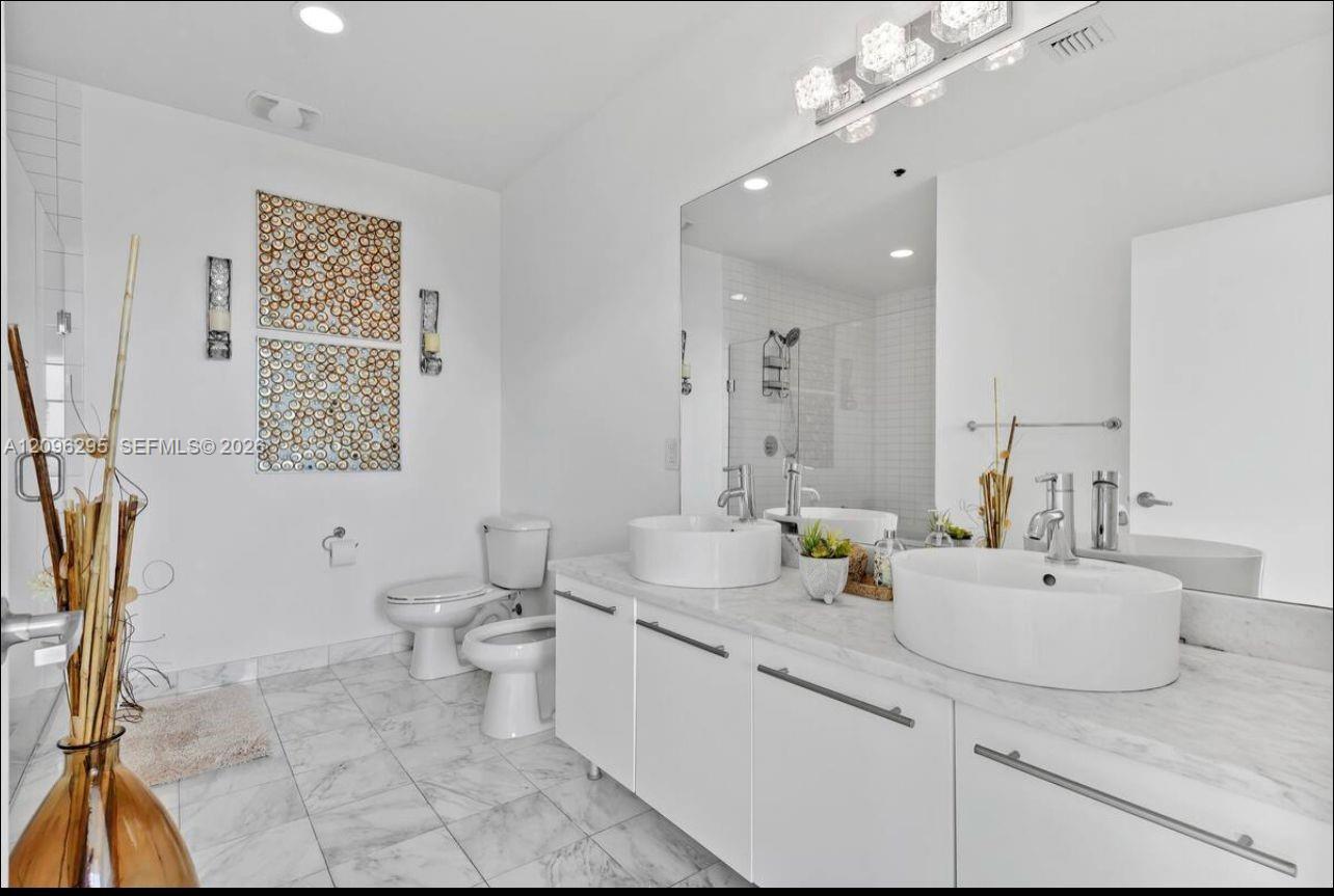 888 Biscayne Boulevard 4701 Property Photo 16