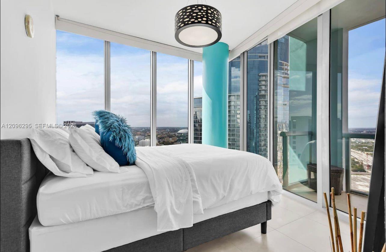 888 Biscayne Boulevard 4701 Property Photo 19