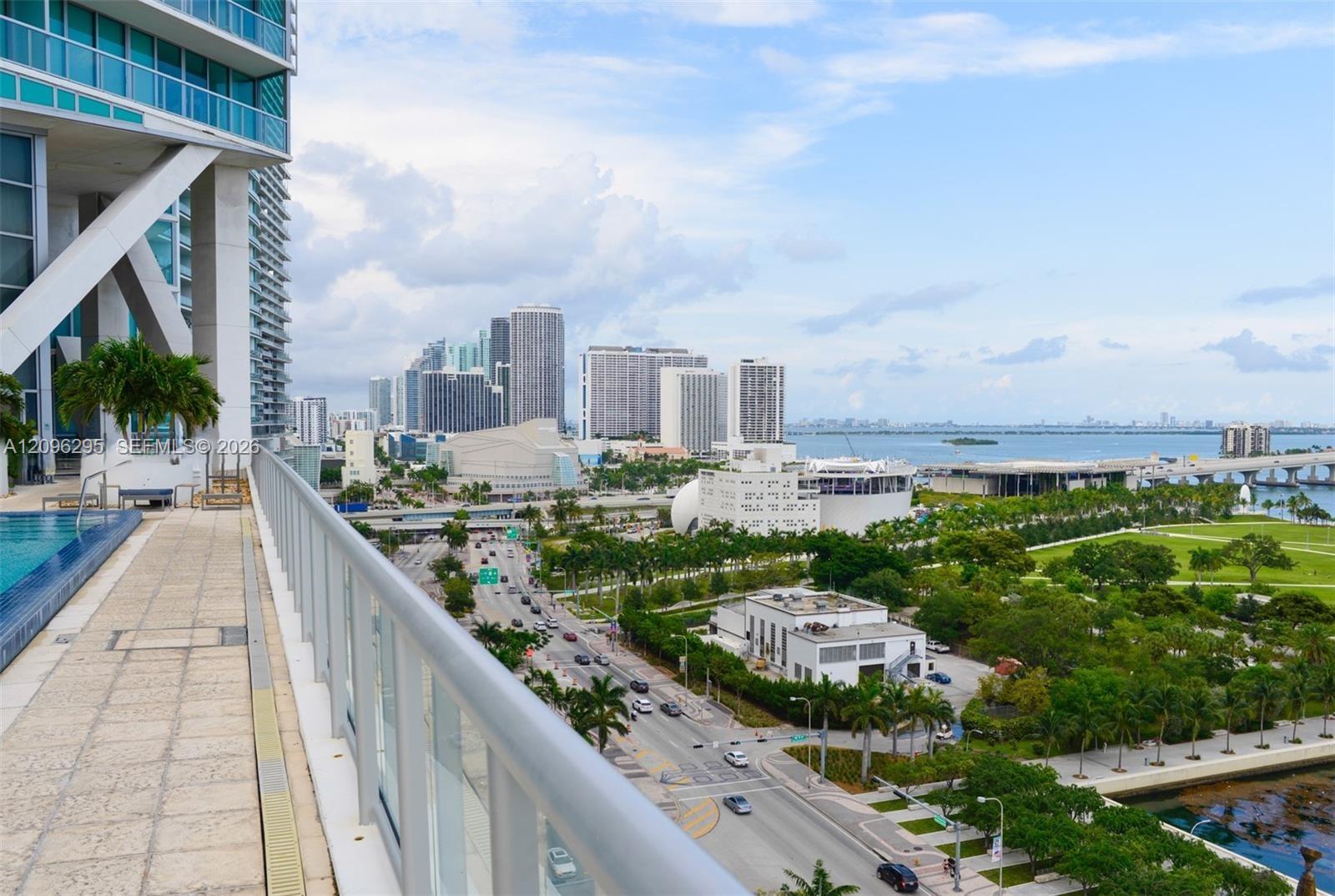888 Biscayne Boulevard 4701 Property Photo 28