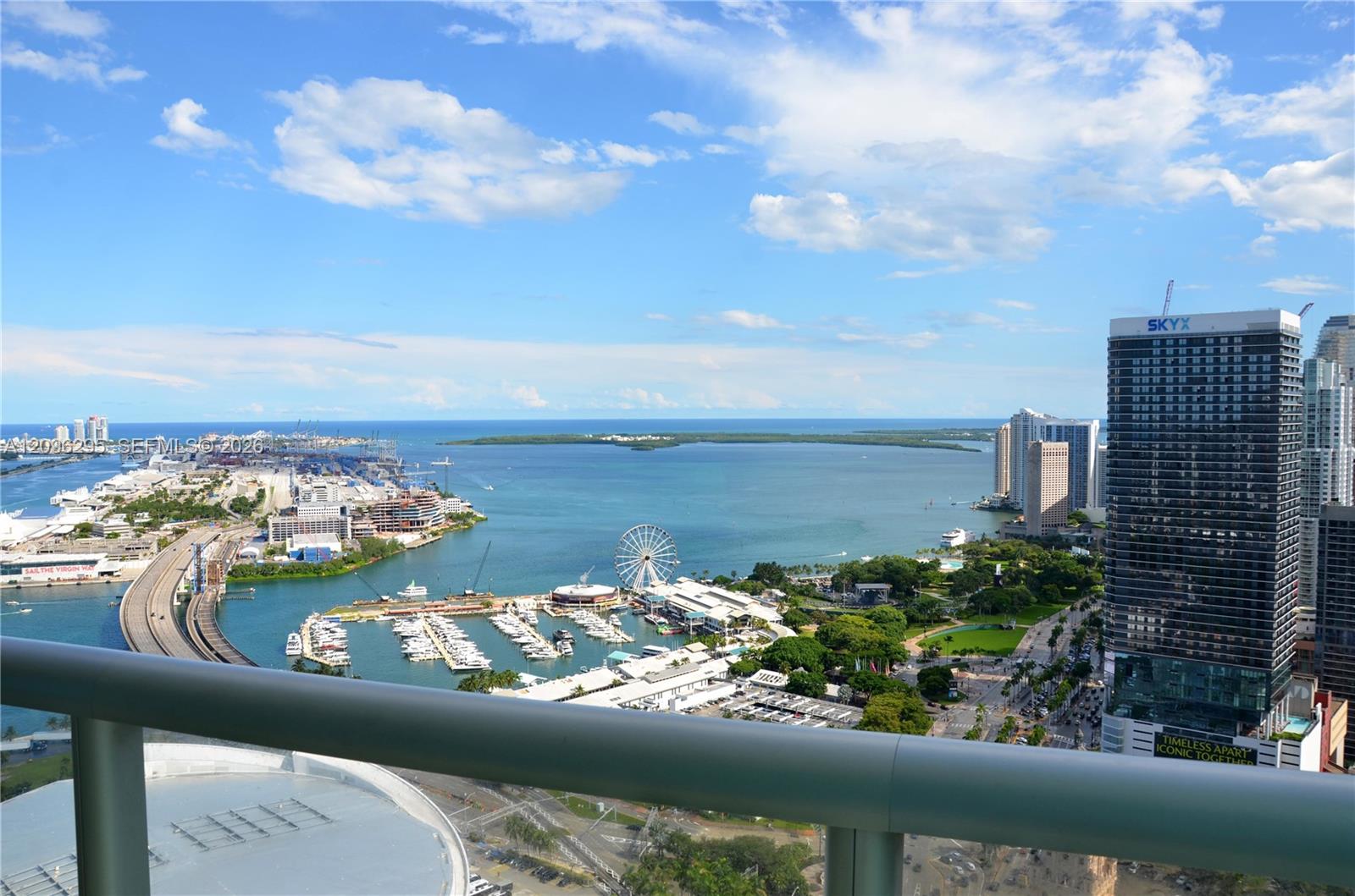 888 Biscayne Boulevard 4701 Property Photo 36