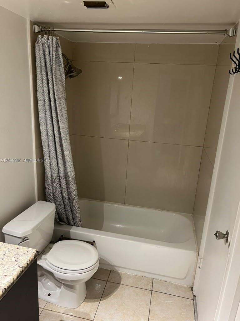486 Nw 165th St Road B-603 Property Photo 11