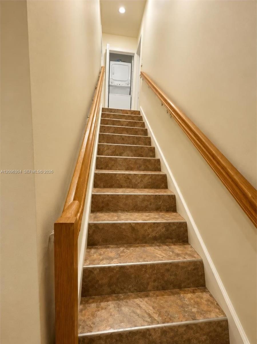 14030 Ne 3rd Court Property Photo 7