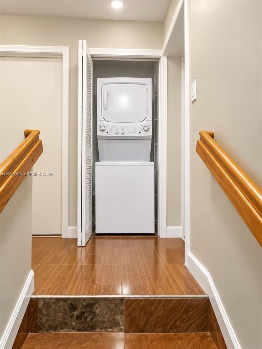 14030 Ne 3rd Court Property Photo 8