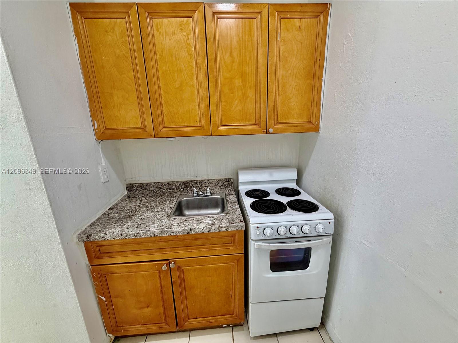 2041 Jackson Street 2 Property Photo 3