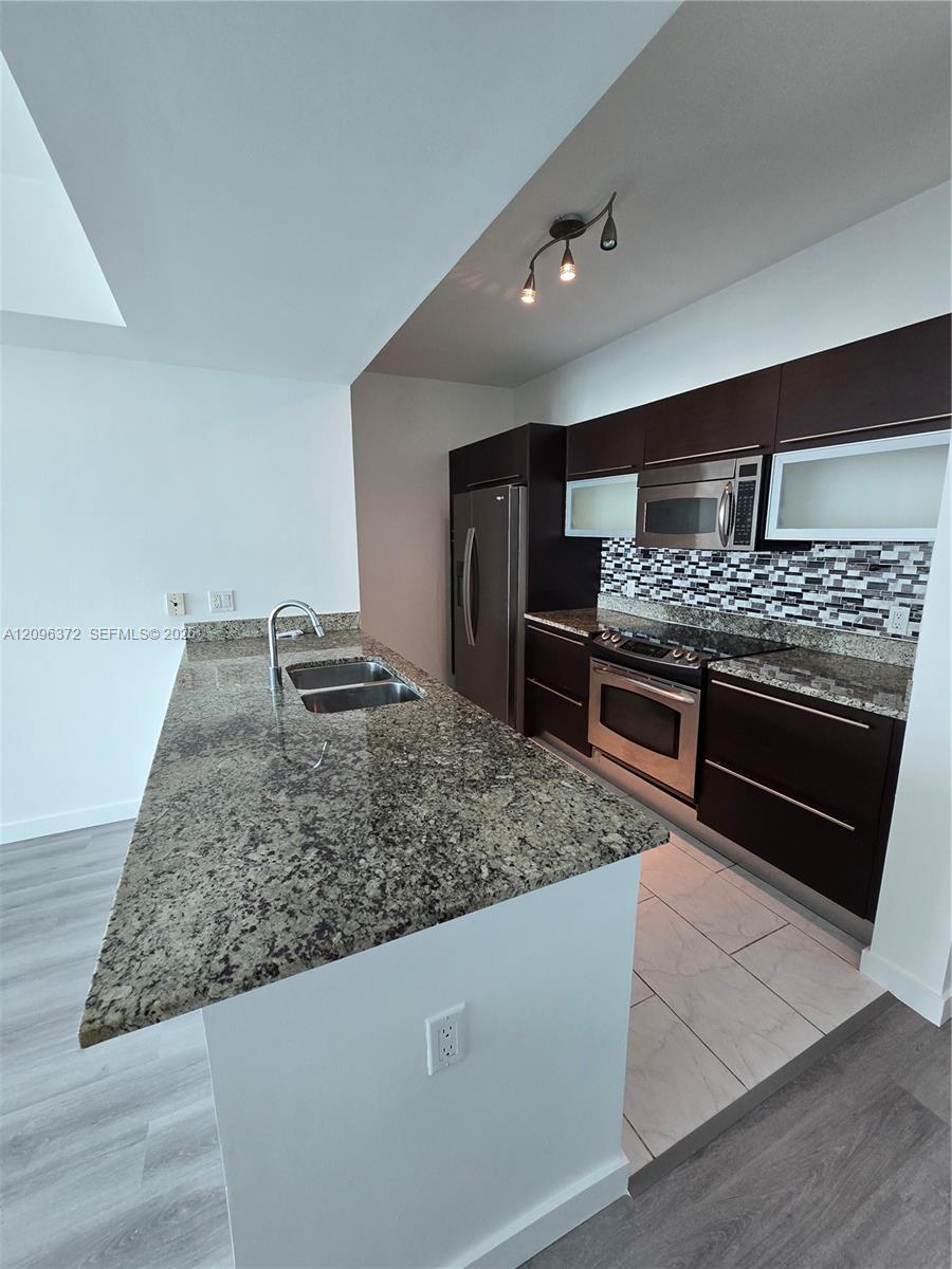 950 Brickell Bay Drive 3300 Property Photo 1