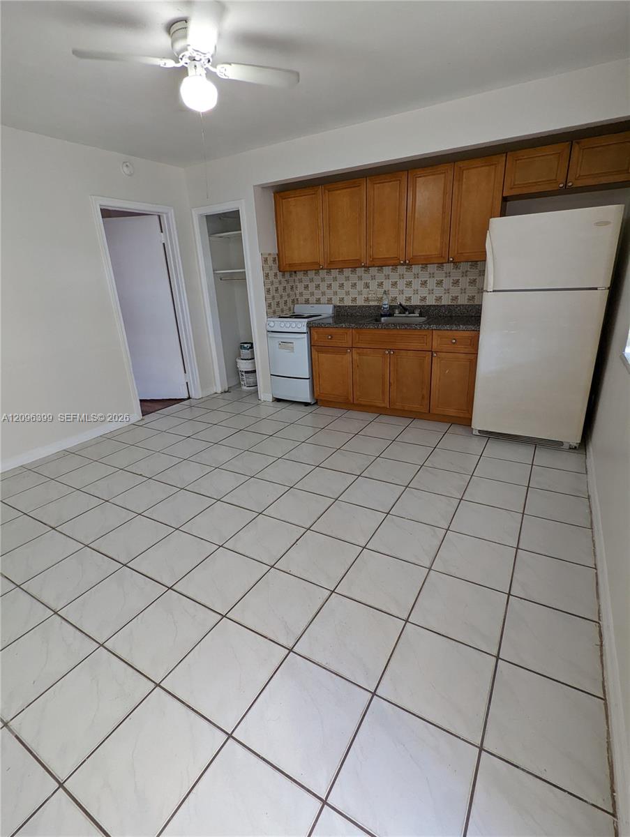 A12096399 Property Photo 2