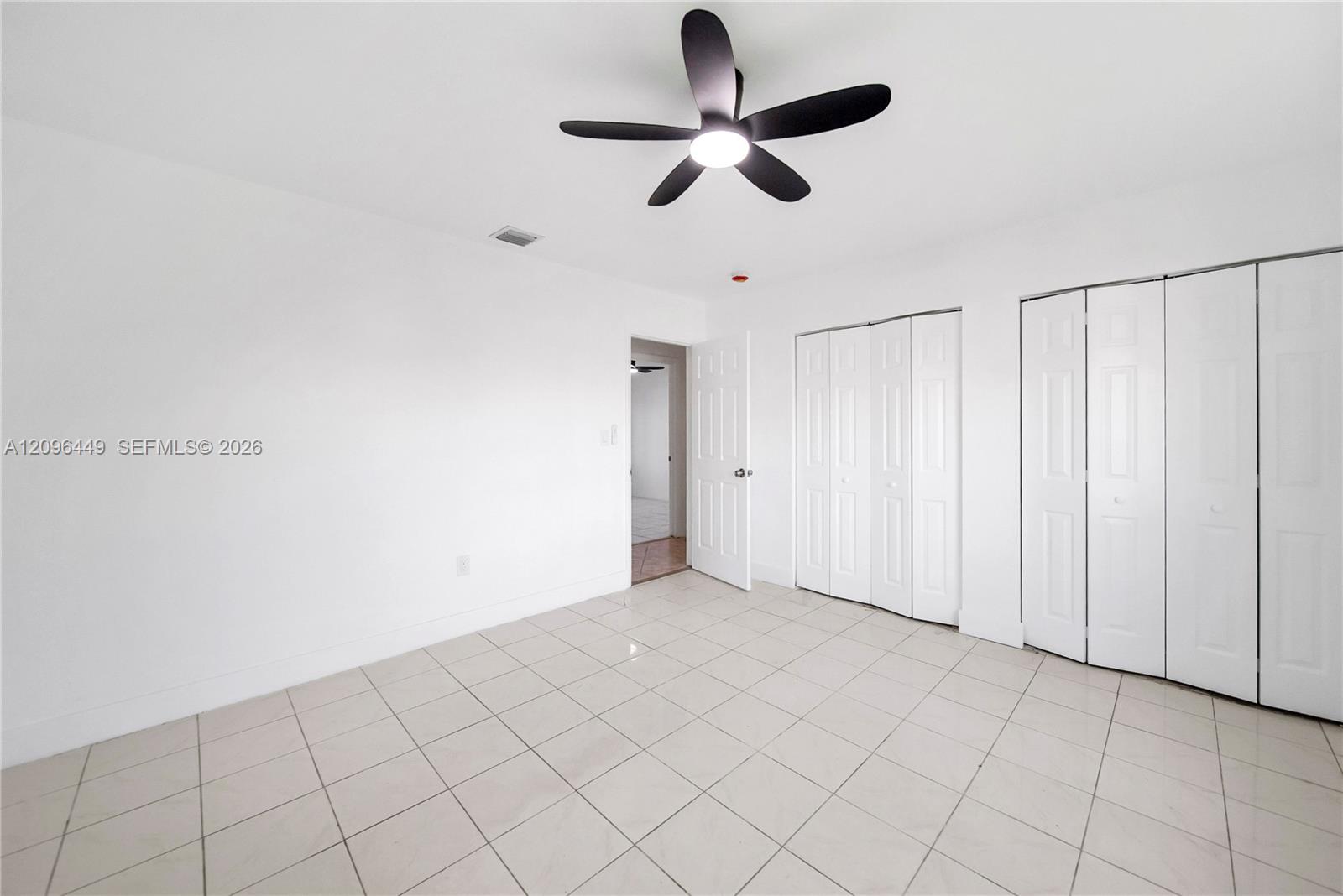 A12096449 Property Photo 11