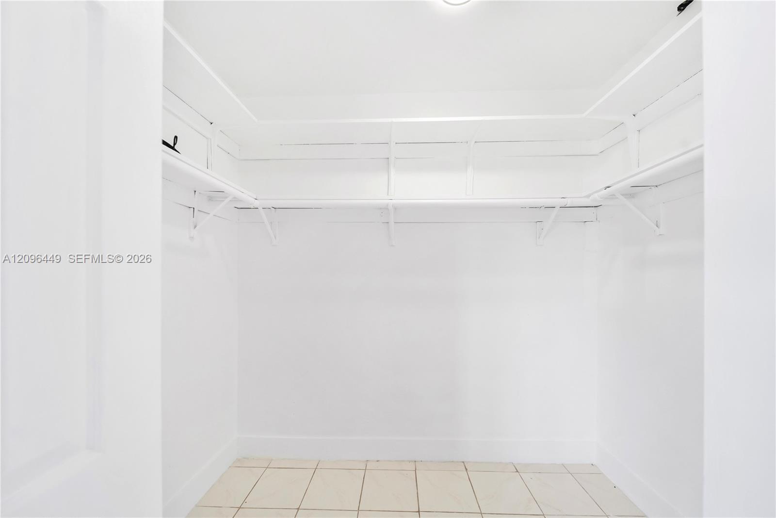A12096449 Property Photo 12