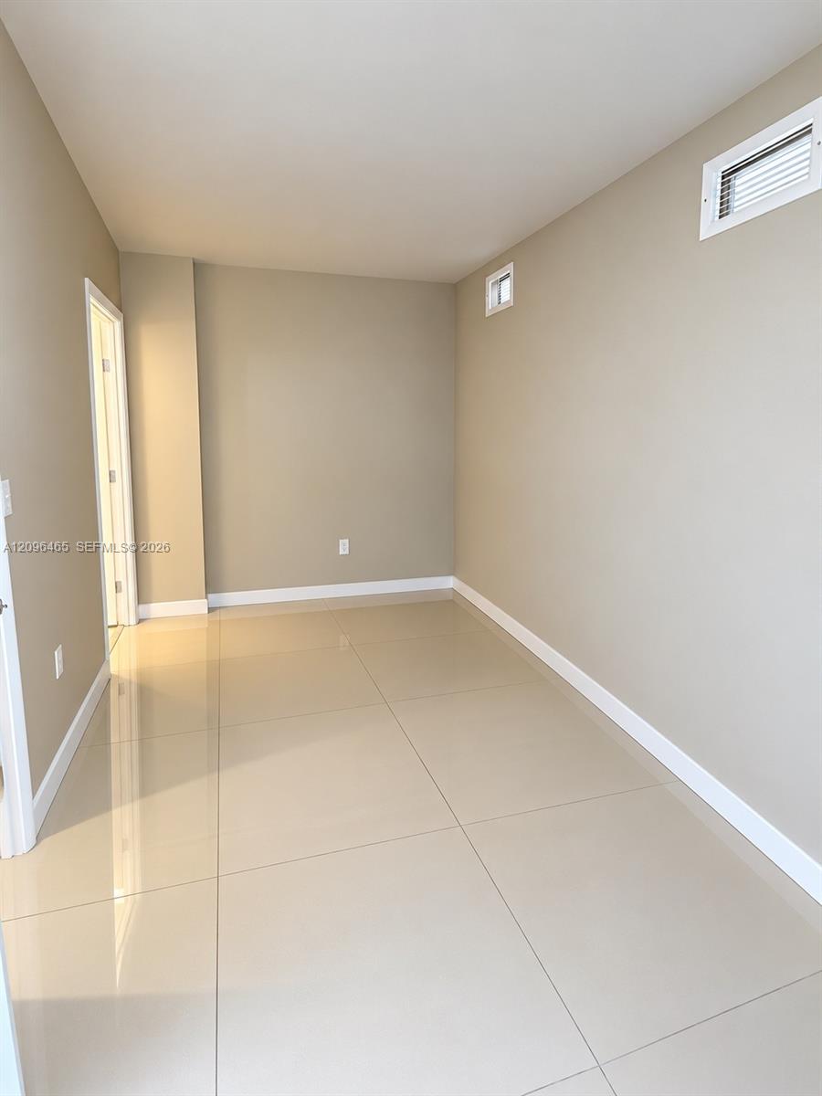 4174 Inverrary Drive 1011 Property Photo 6