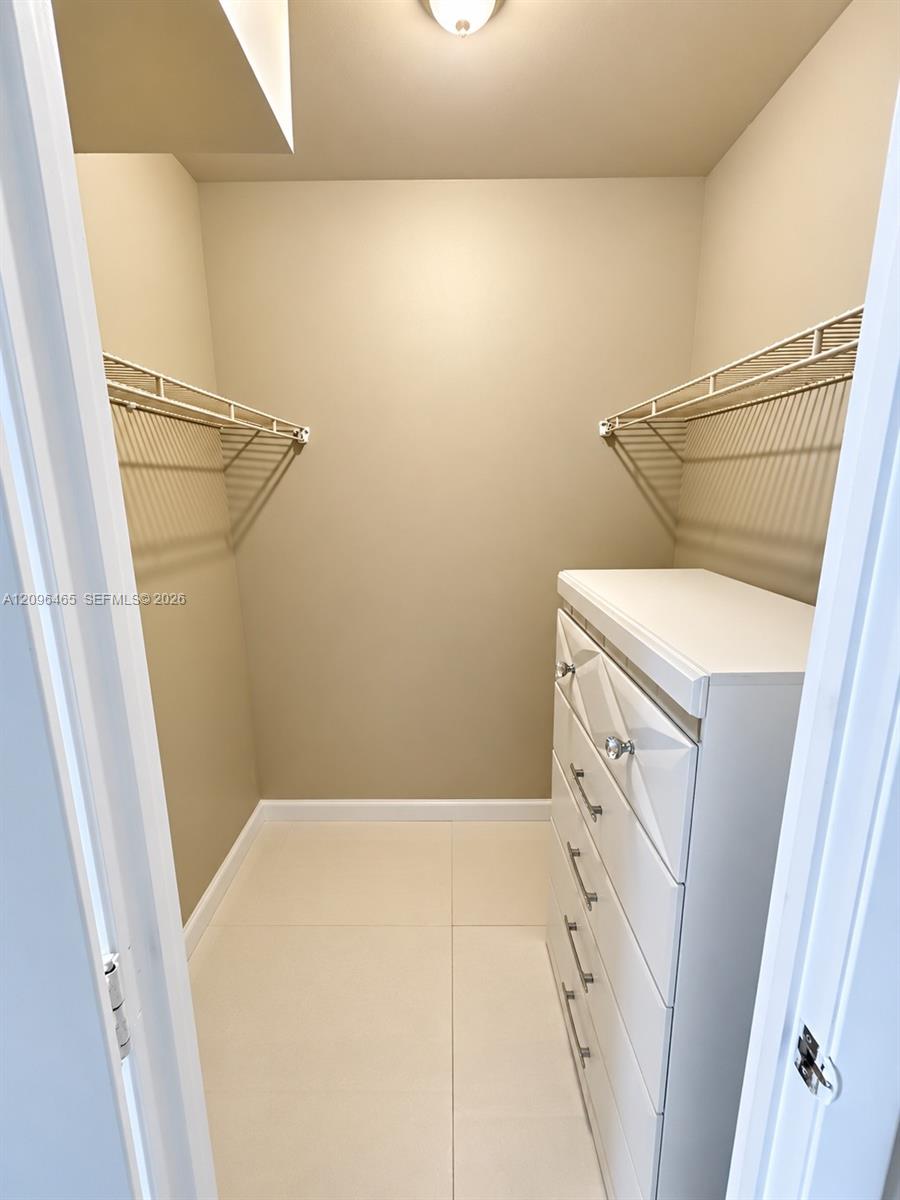 4174 Inverrary Drive 1011 Property Photo 9