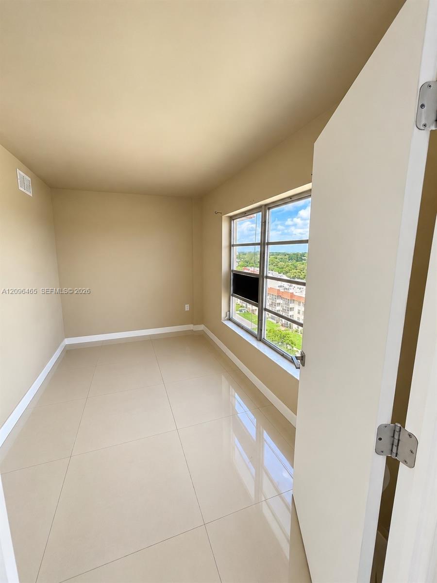 4174 Inverrary Drive 1011 Property Photo 10