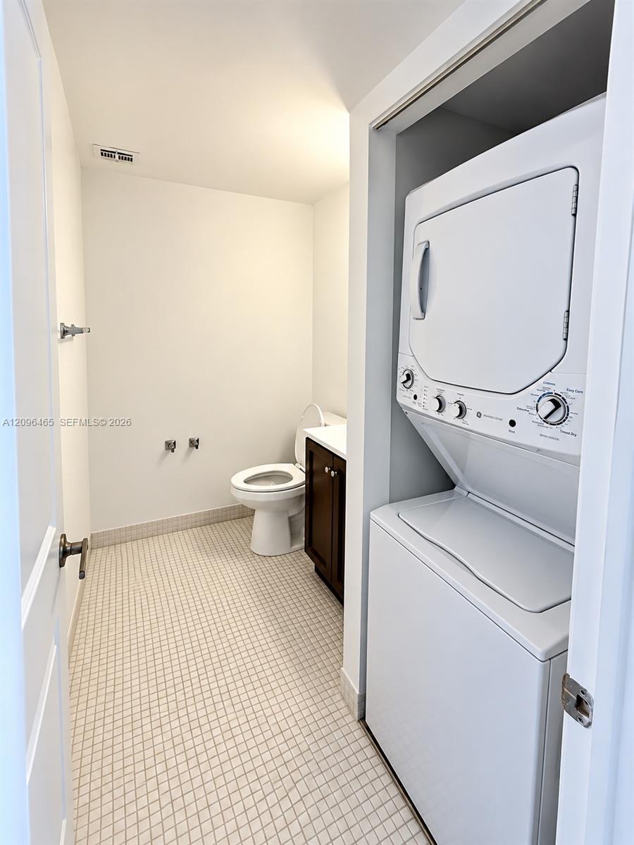 4174 Inverrary Drive 1011 Property Photo 12