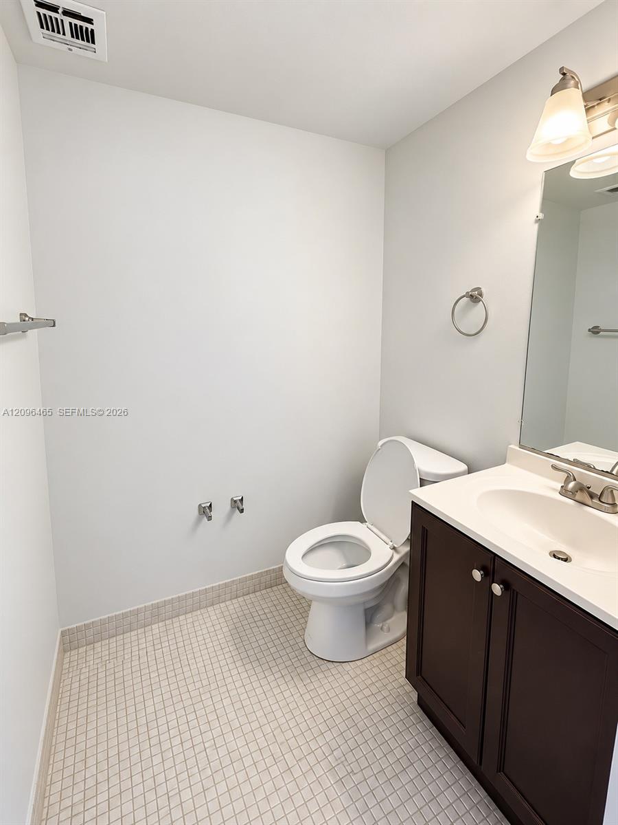 4174 Inverrary Drive 1011 Property Photo 13