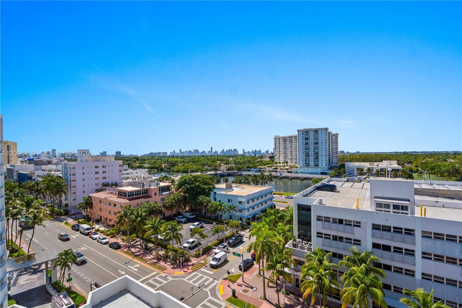 4301 Collins Avenue 901 Property Photo 4