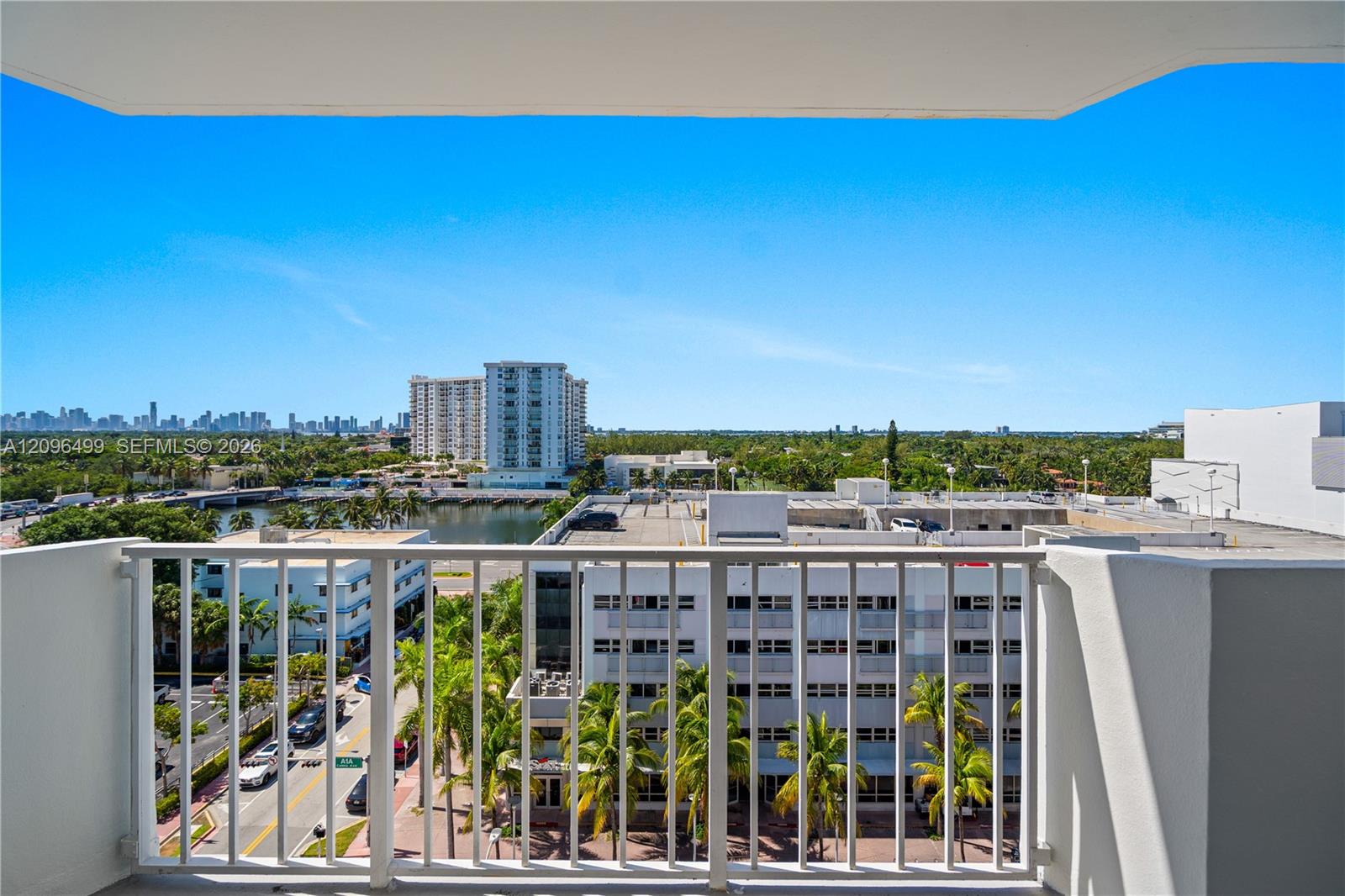 4301 Collins Avenue 901 Property Photo 7
