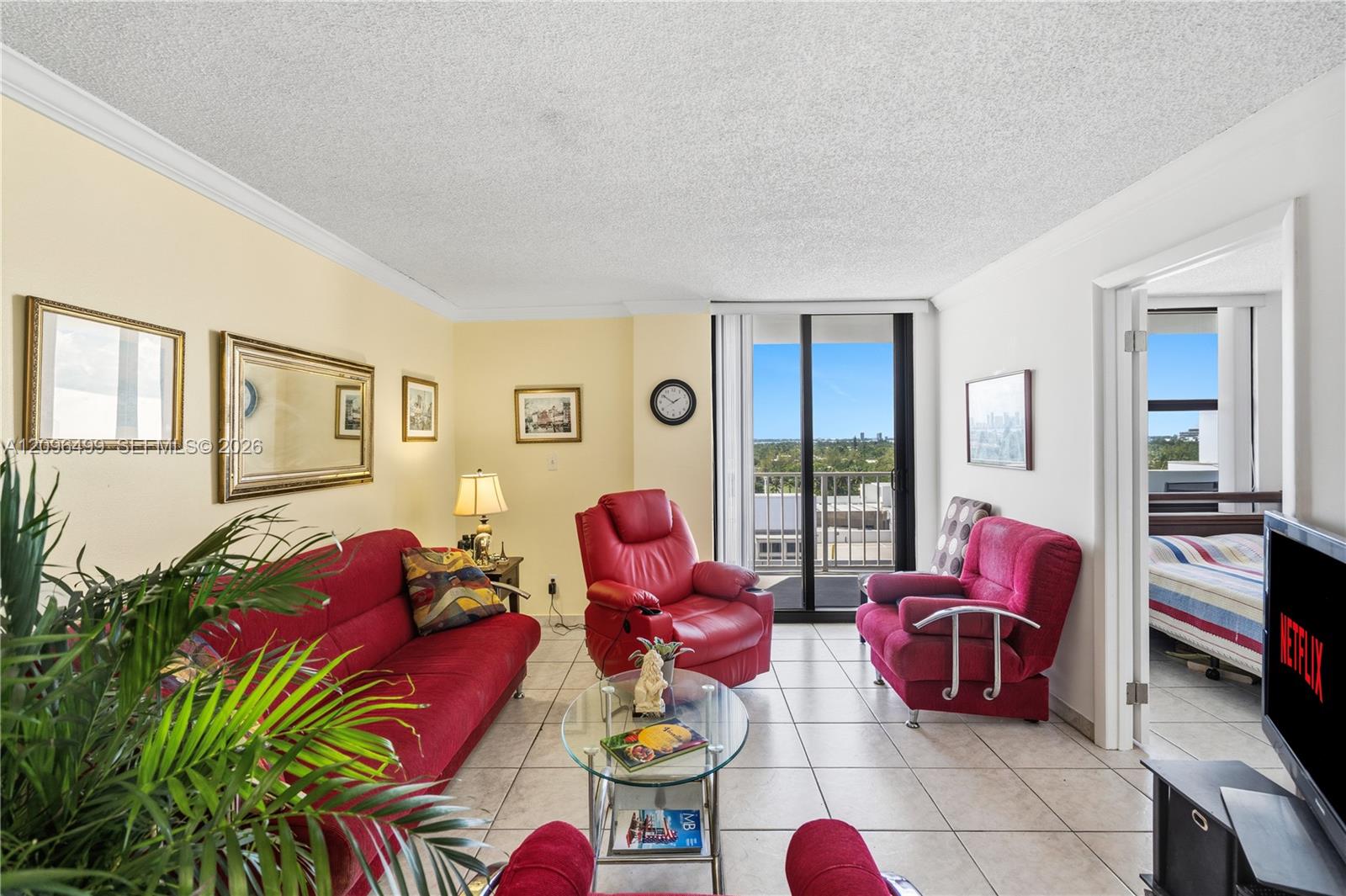 4301 Collins Avenue 901 Property Photo 9