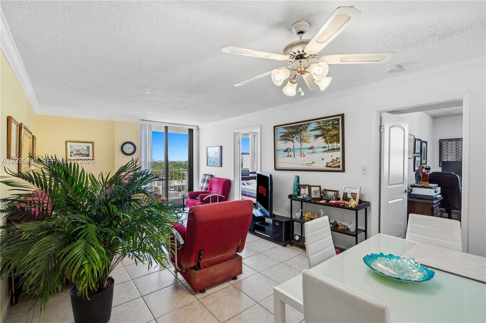 4301 Collins Avenue 901 Property Photo 11