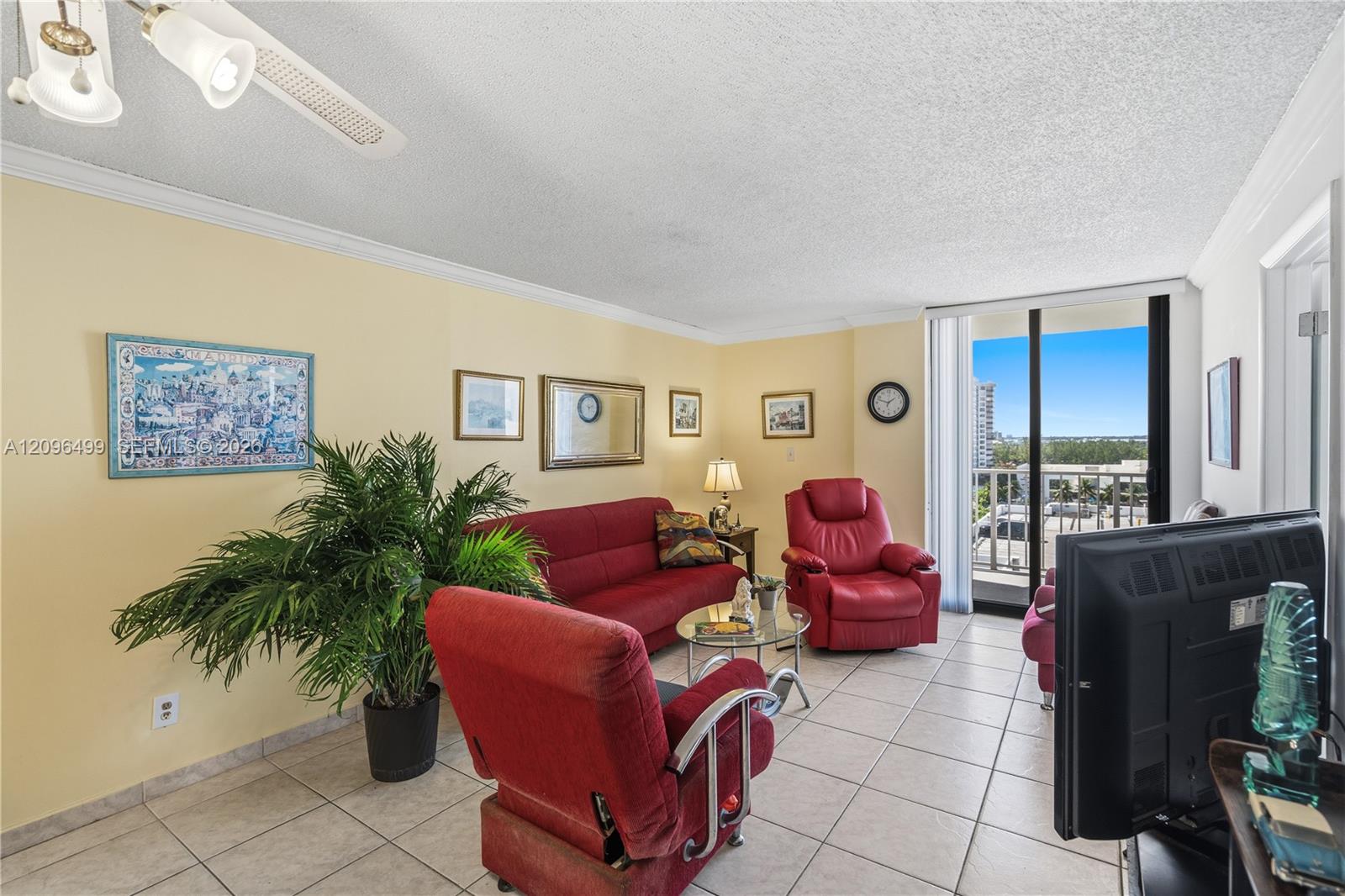4301 Collins Avenue 901 Property Photo 12