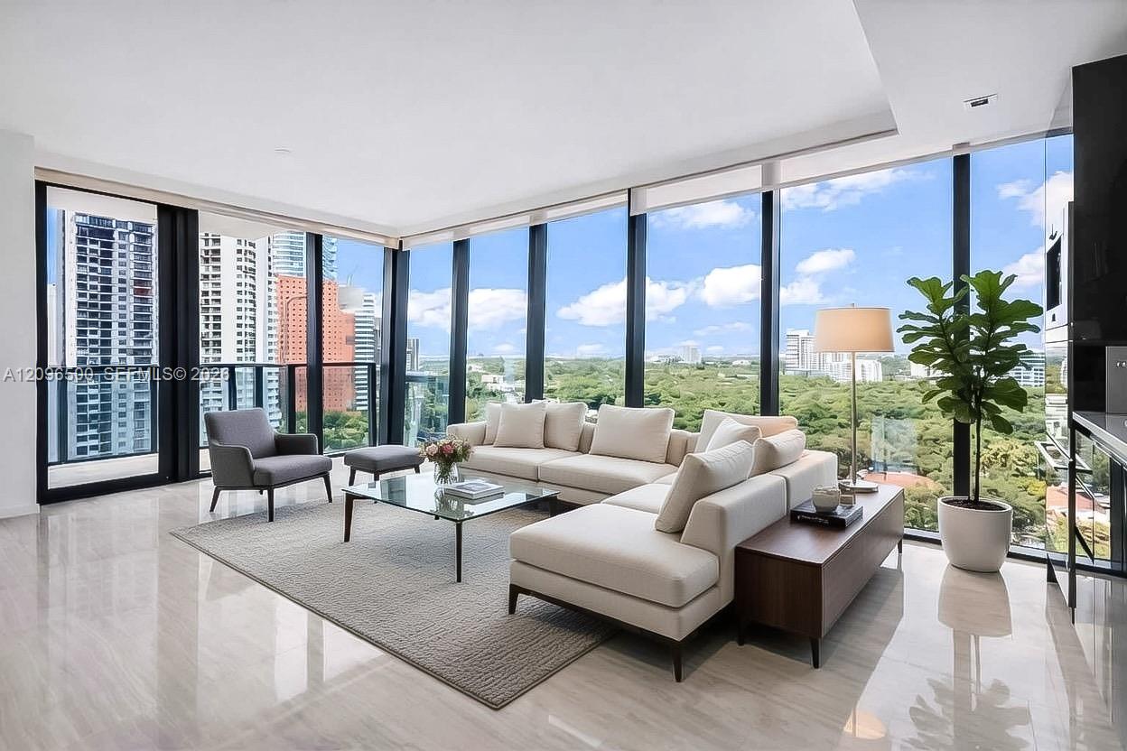 1451 Brickell Avenue 1404 Property Photo 2
