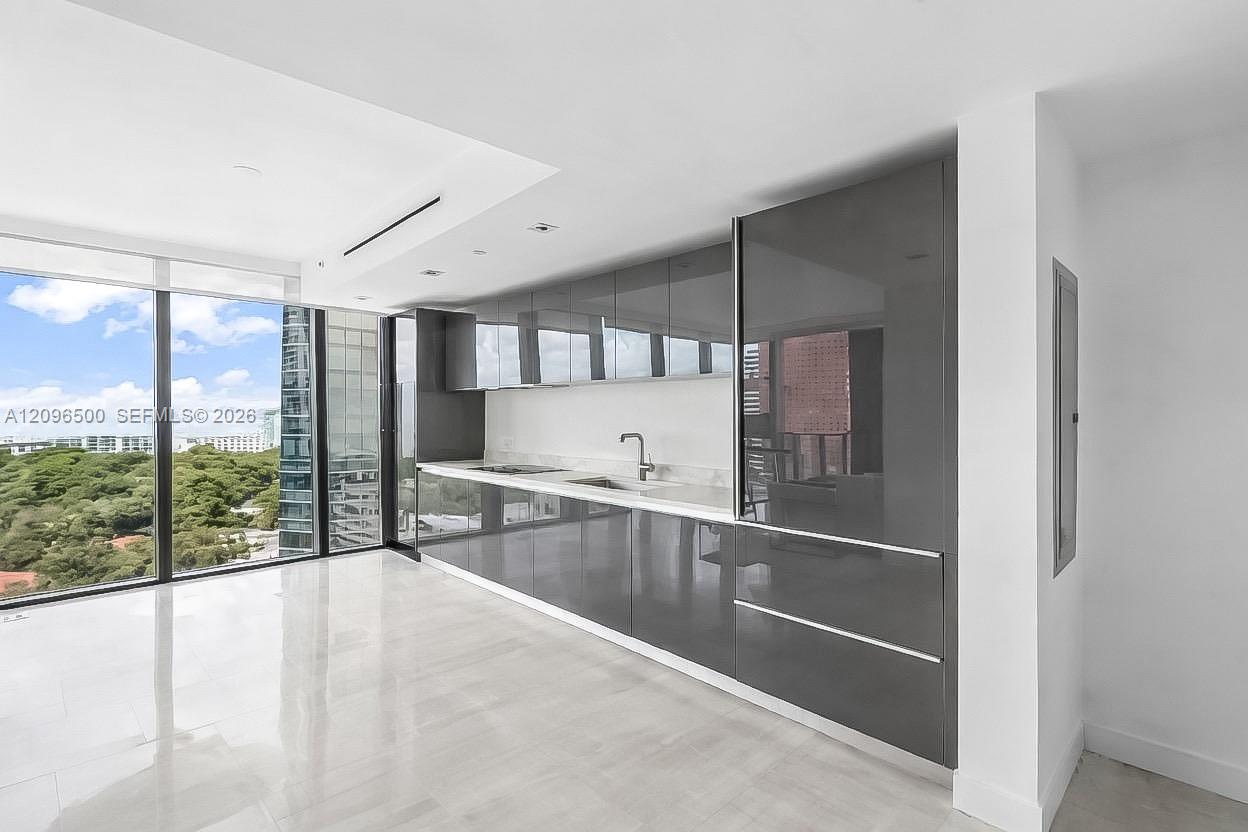 1451 Brickell Avenue 1404 Property Photo 5