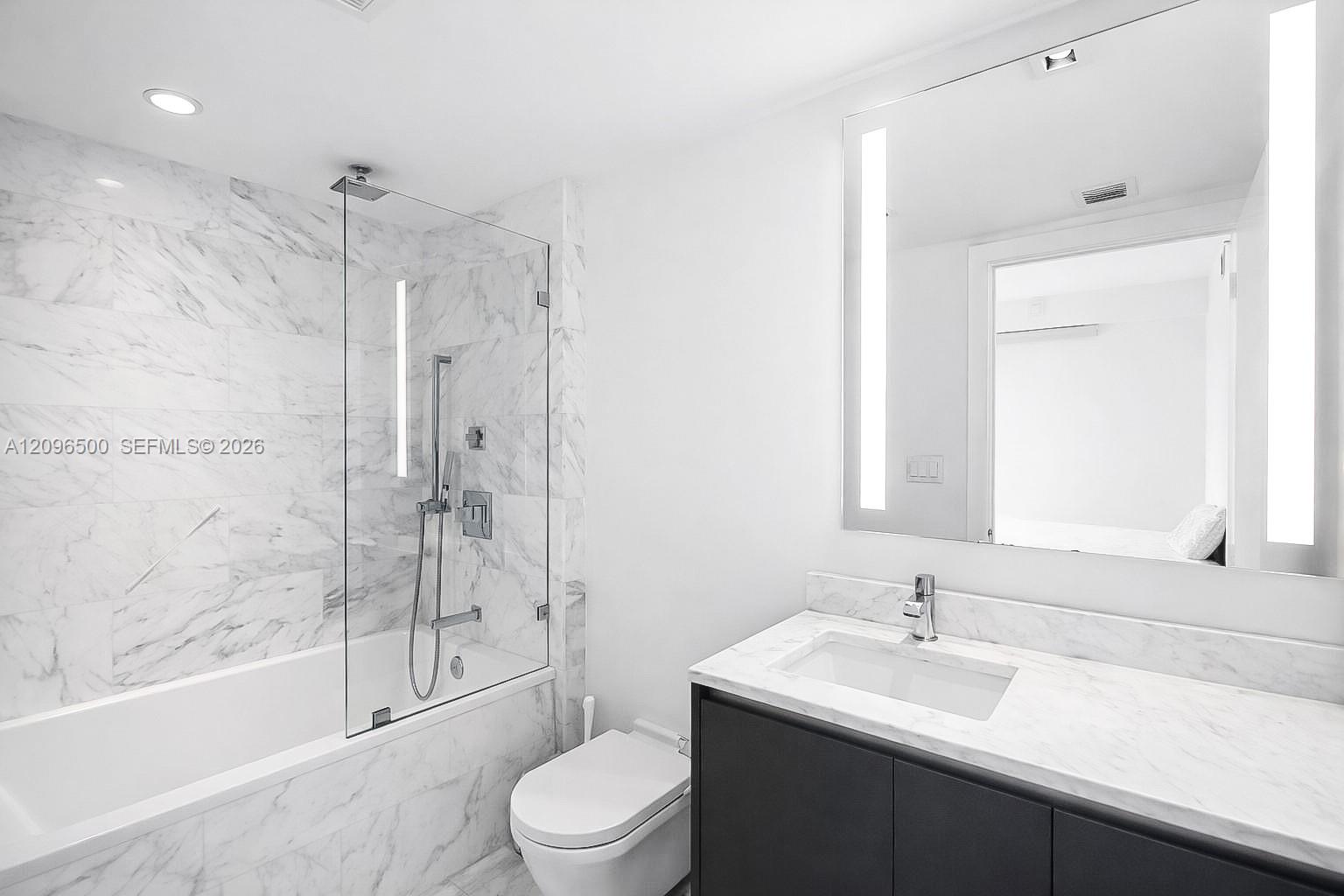 1451 Brickell Avenue 1404 Property Photo 6