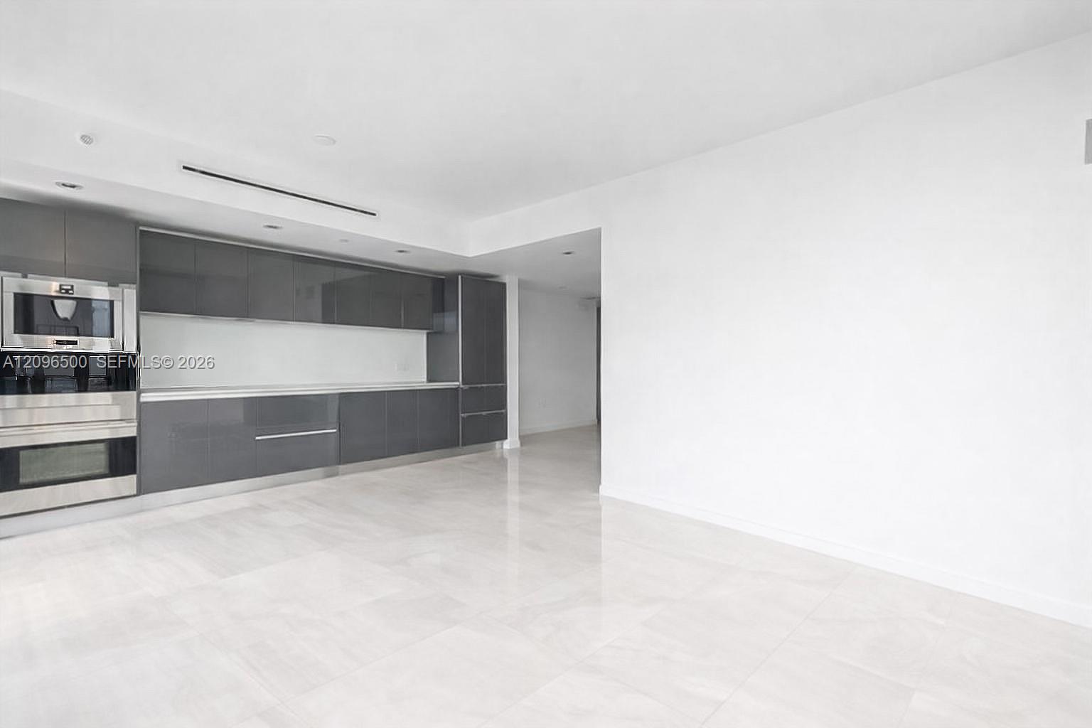1451 Brickell Avenue 1404 Property Photo 9