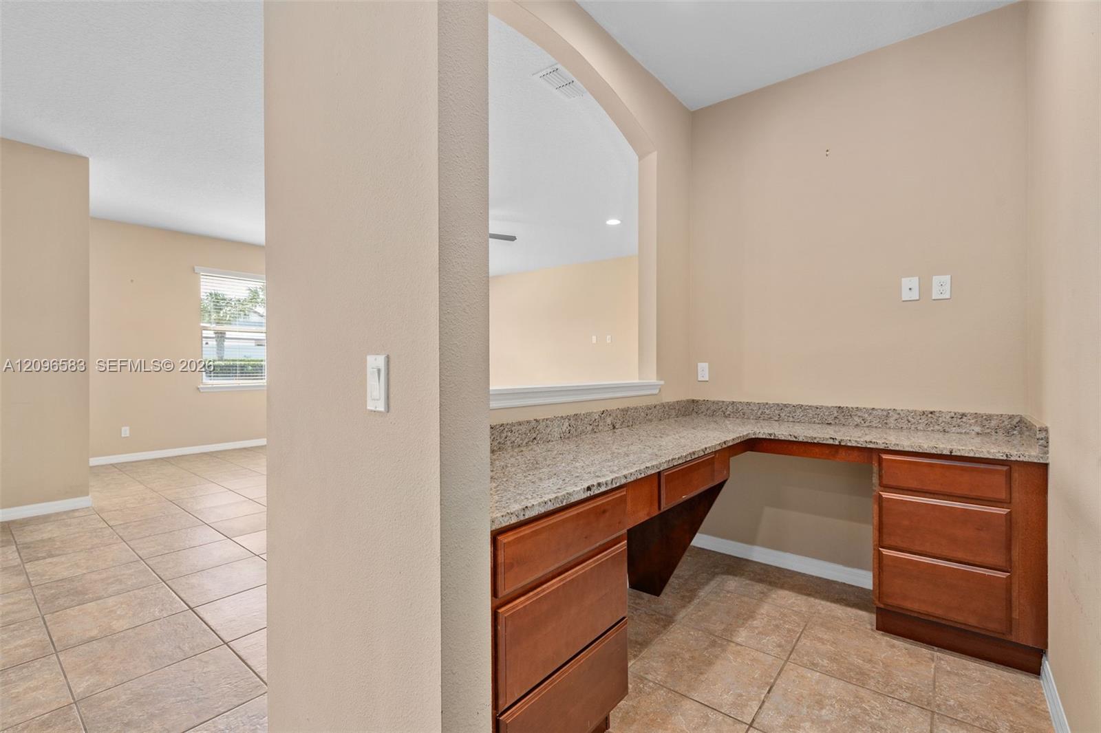 5054 Superior Place Property Photo 7