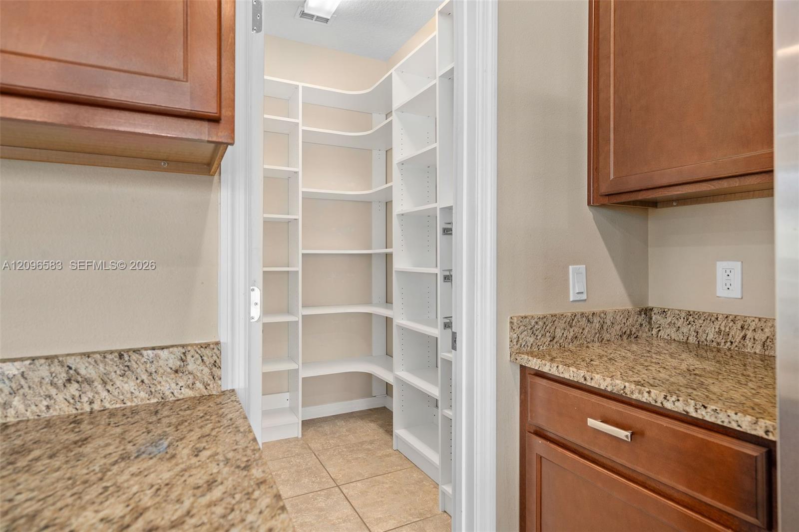 5054 Superior Place Property Photo 10