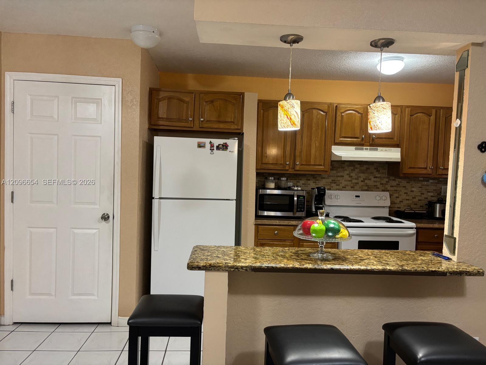 A12096654 Property Photo 4