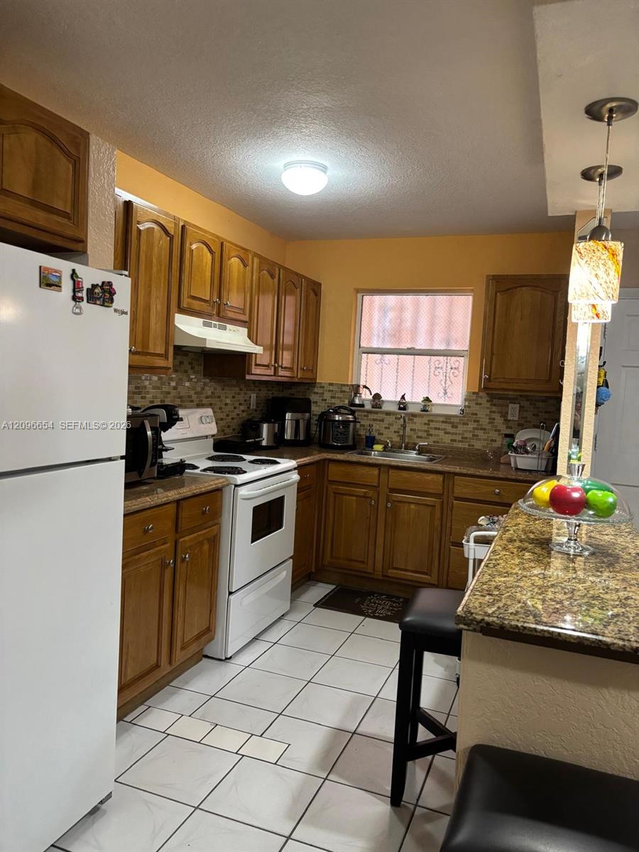 A12096654 Property Photo 5