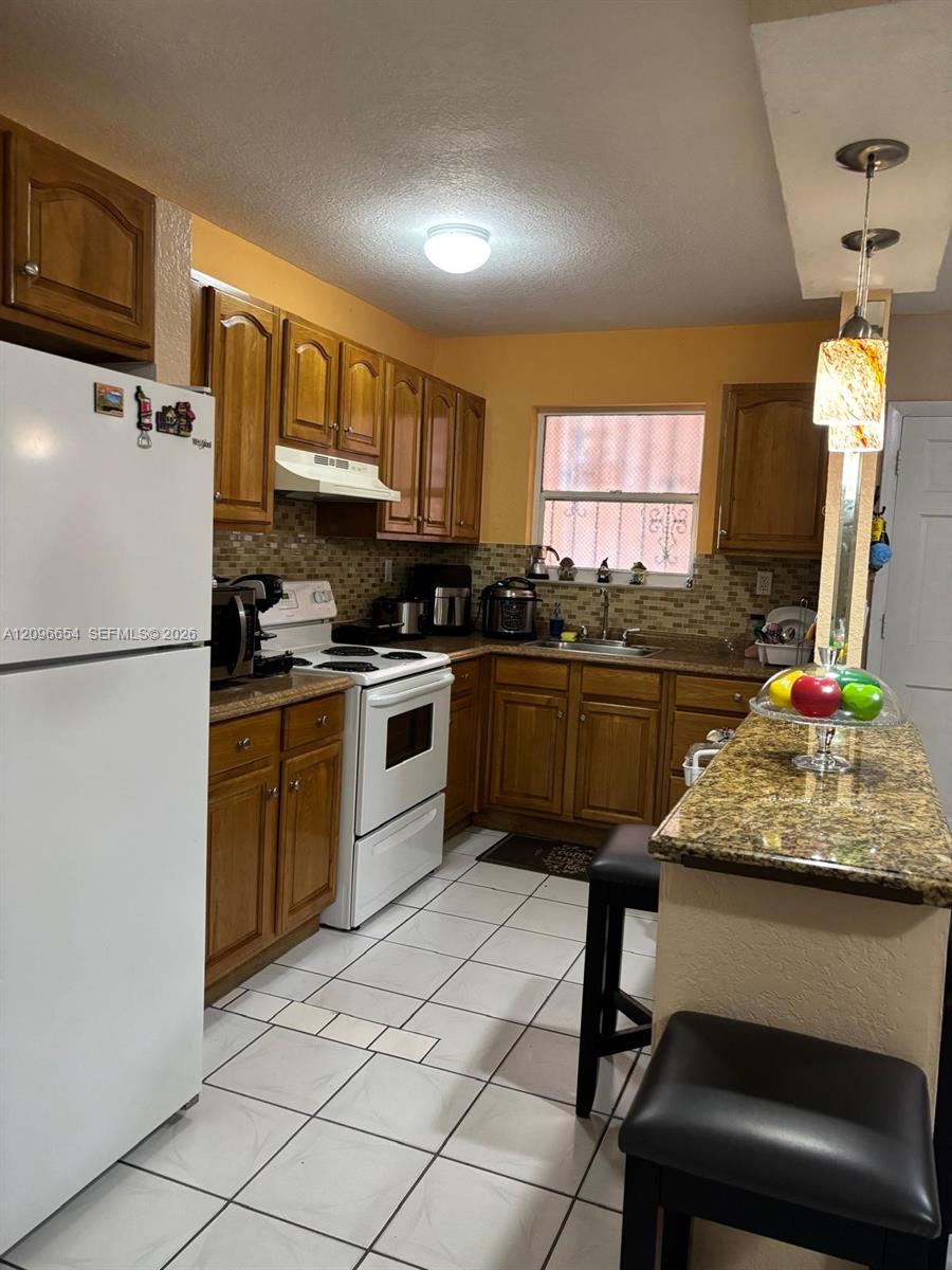 A12096654 Property Photo 6