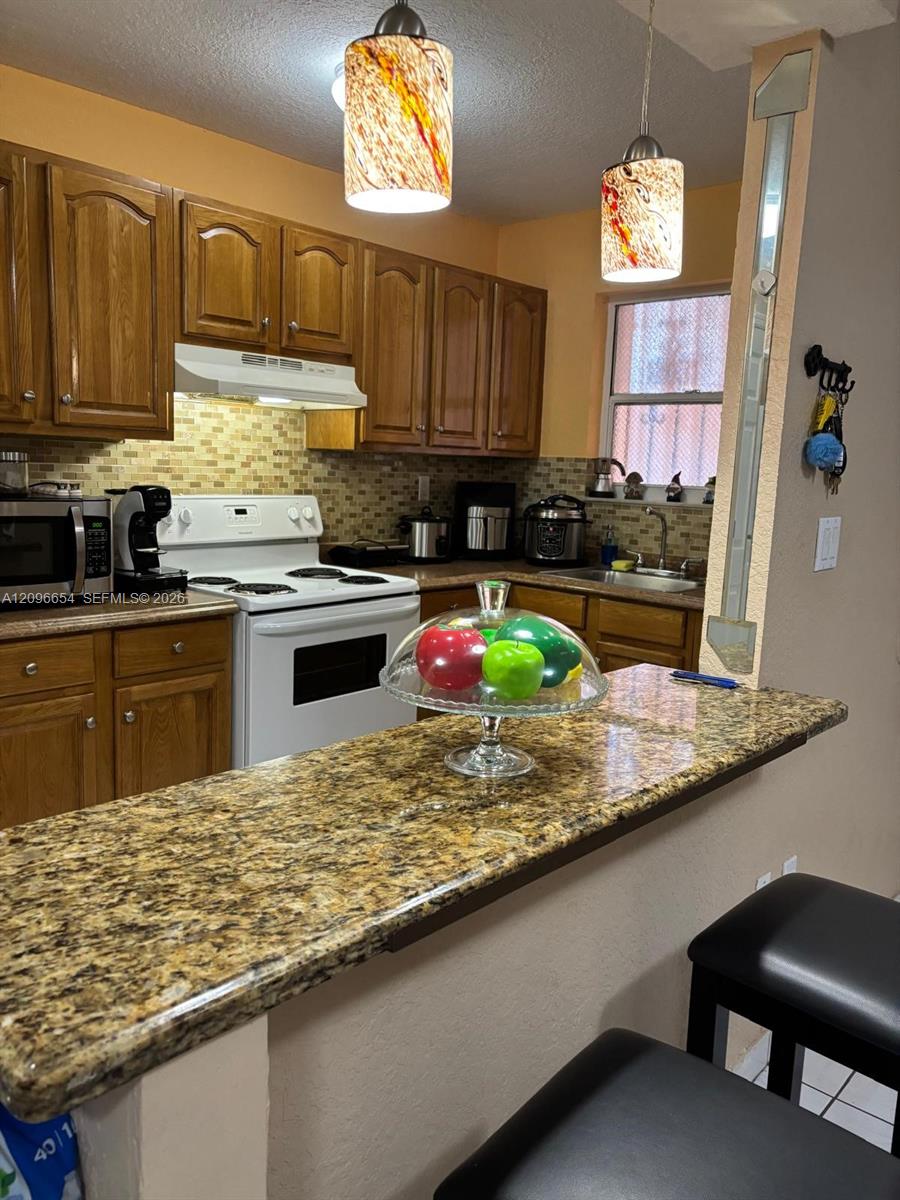 A12096654 Property Photo 23