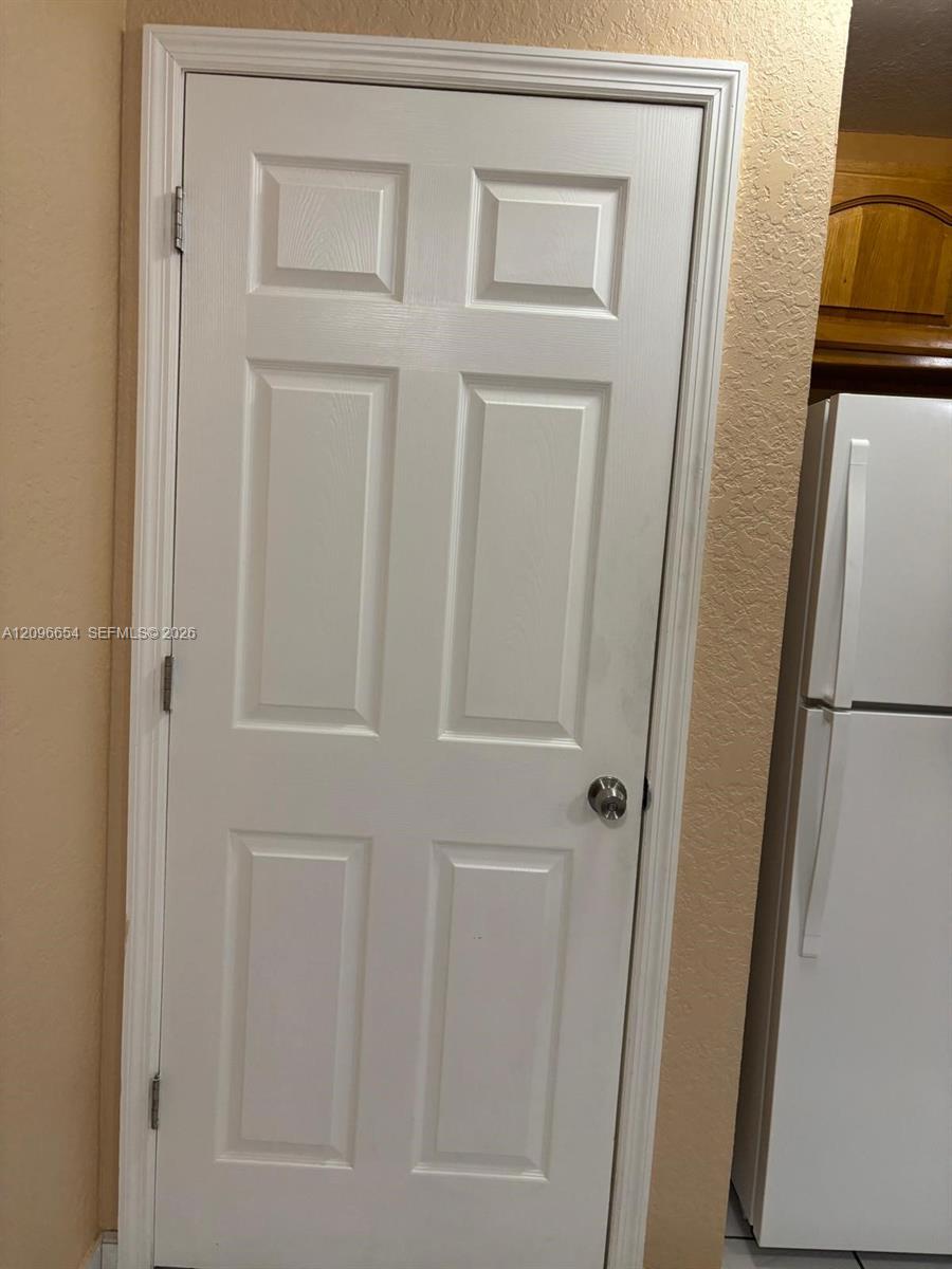 A12096654 Property Photo 25