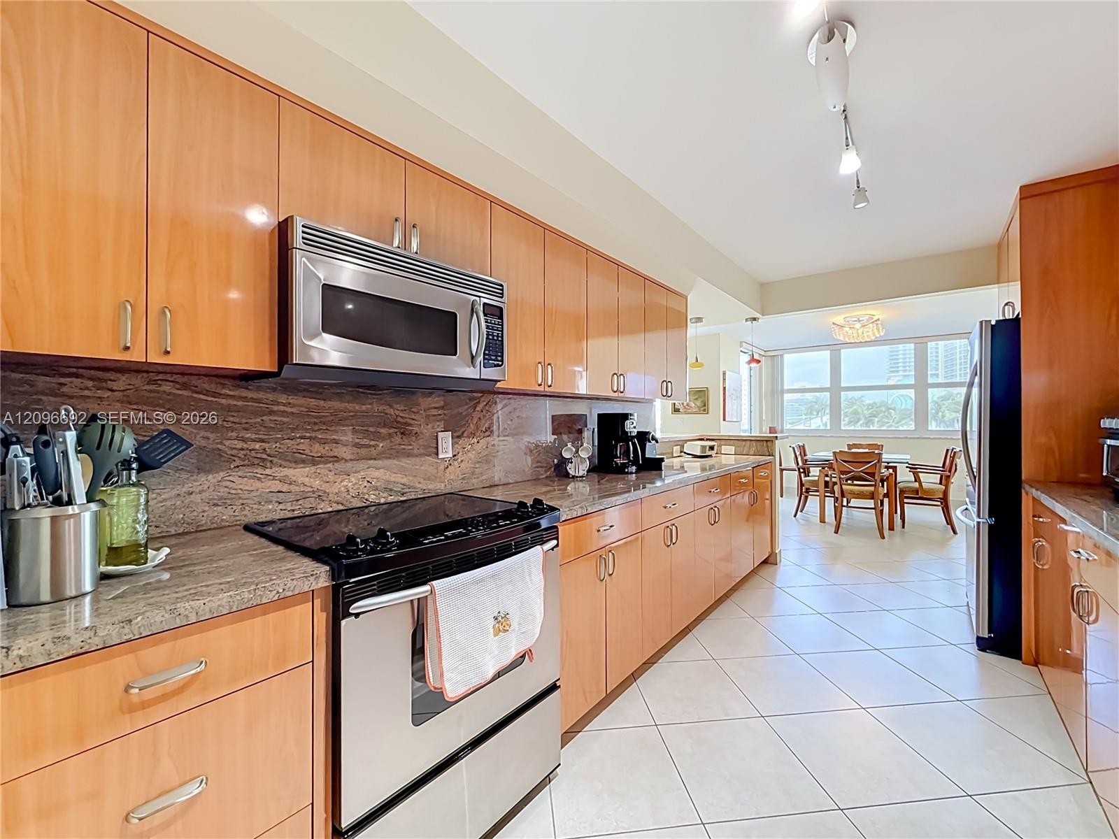 1880 S Ocean Drive 304 Property Photo 1