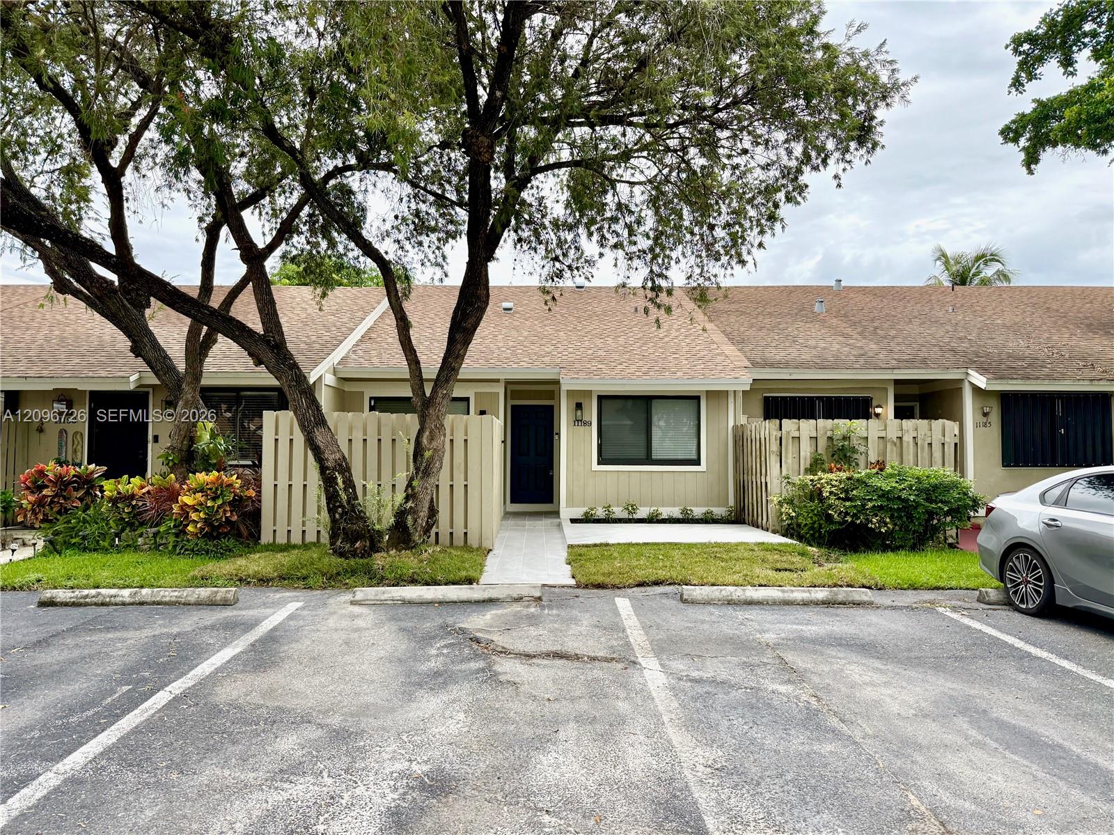11189 Nw 37th Street Property Photo 1