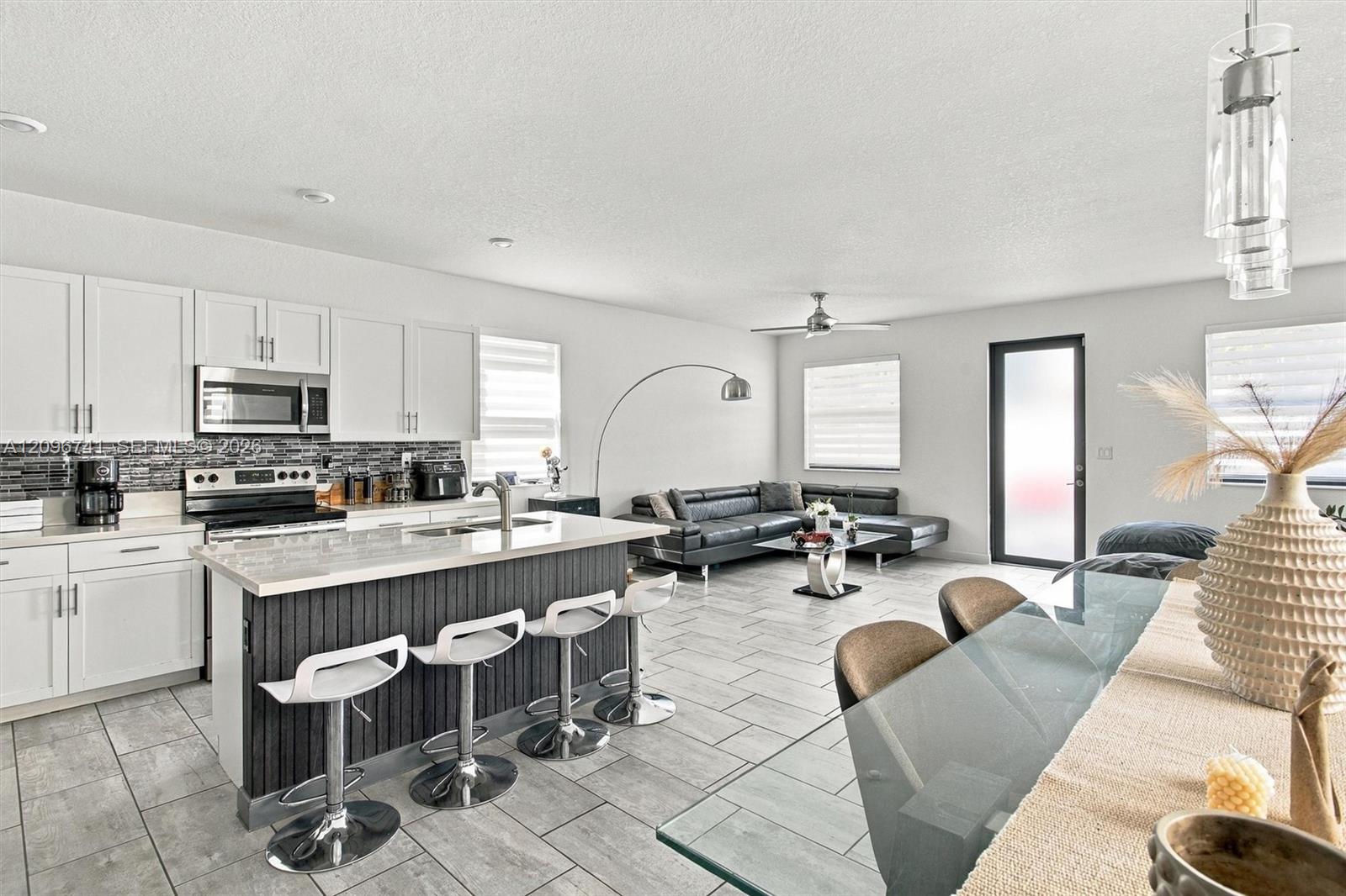 3419 W 109th Place Property Photo 3
