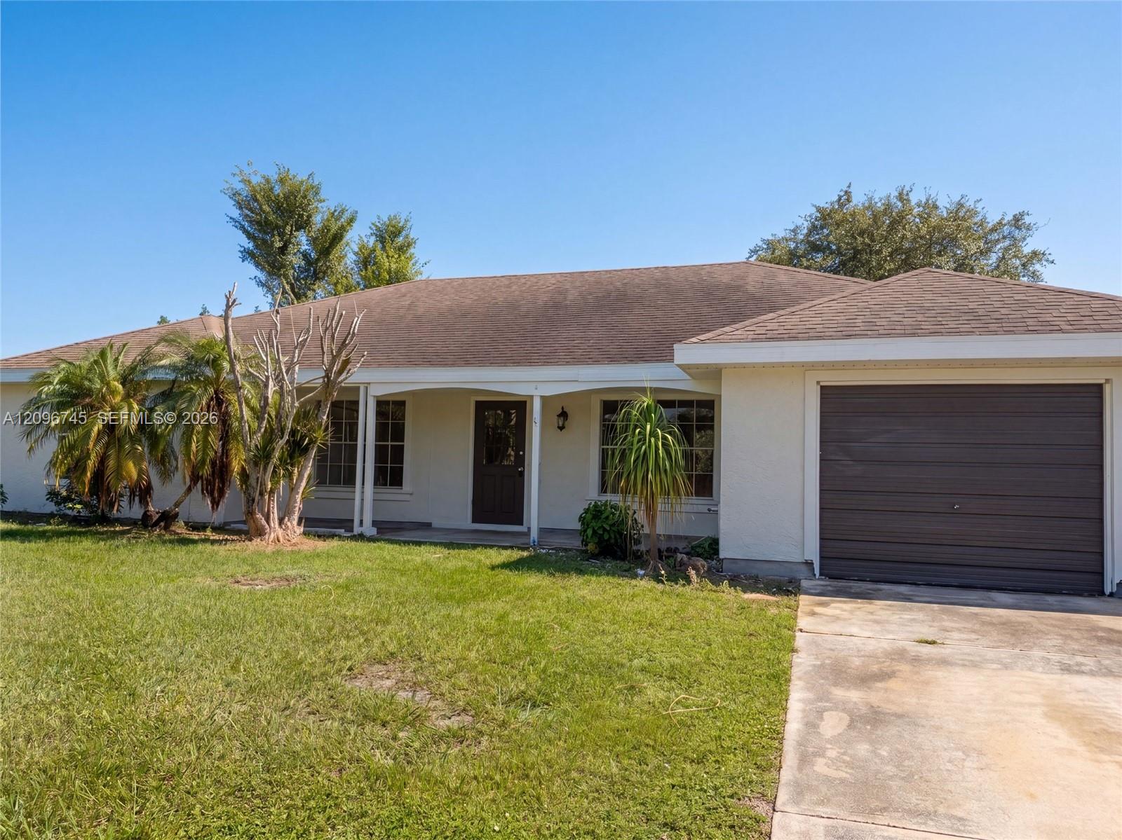 1832 Se Wexford Court Property Photo 1
