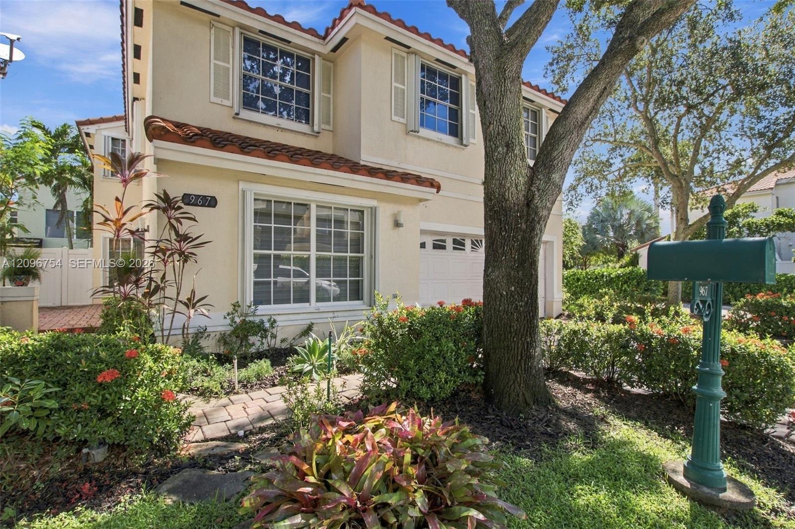 967 Azure Lane Property Photo 1
